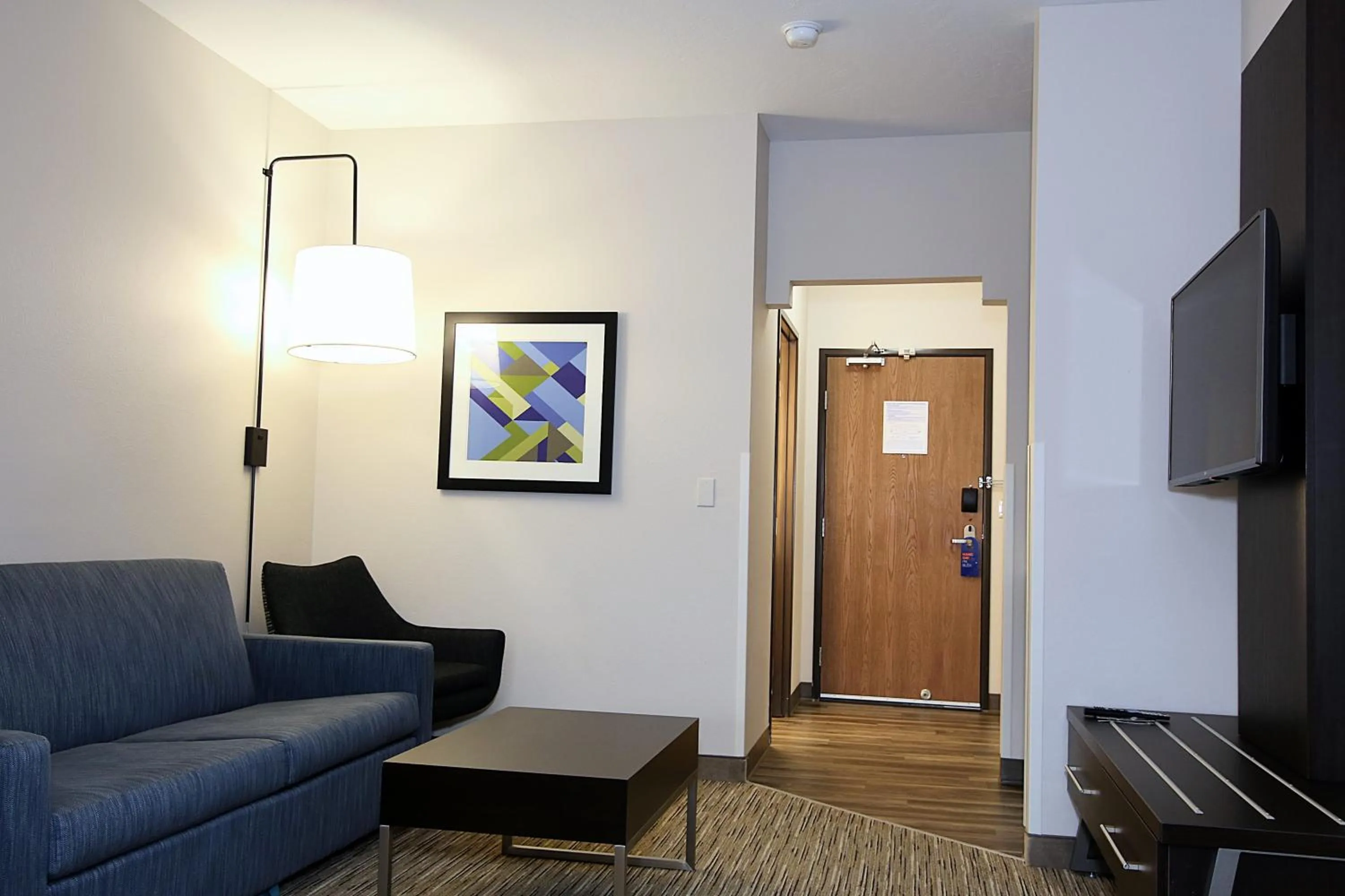 Bedroom in Holiday Inn Express Hotel & Suites Ashland by IHG