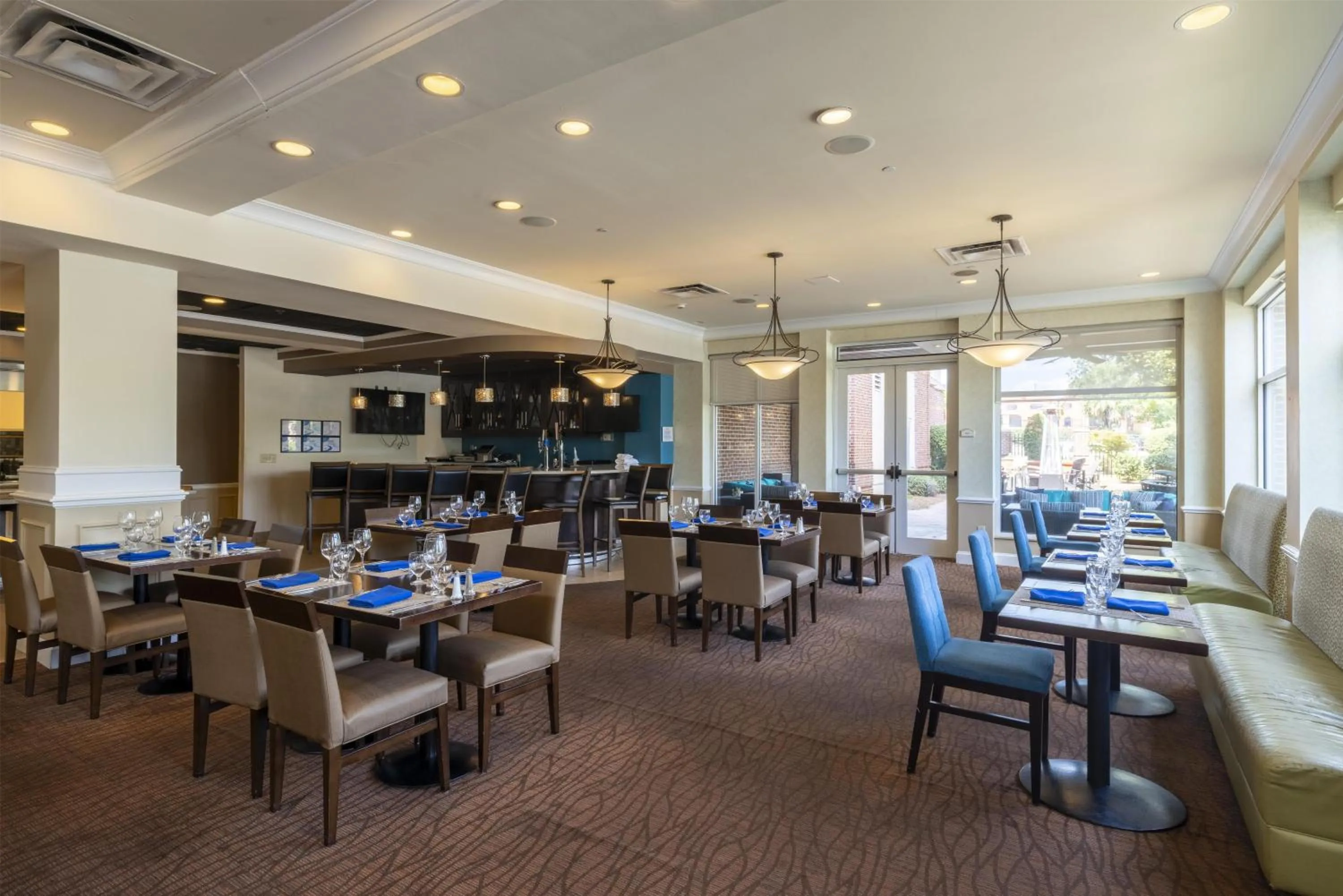 Lounge or bar in Hilton Garden Inn Albany