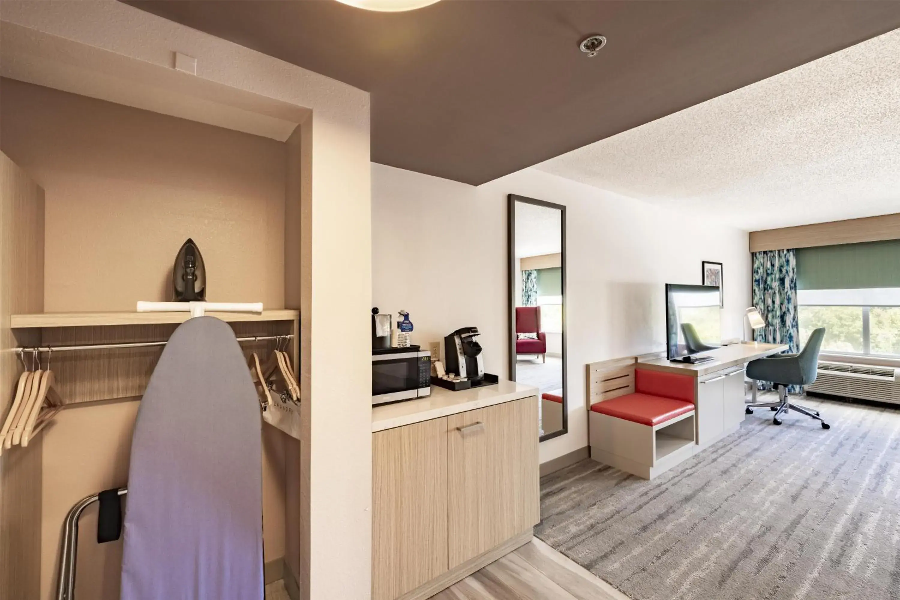 King Room with Roll-In Shower - Mobility Access in Hilton Garden Inn Albany King Room with Roll-In Shower - Mobility Access in Hilton Garden Inn Albany