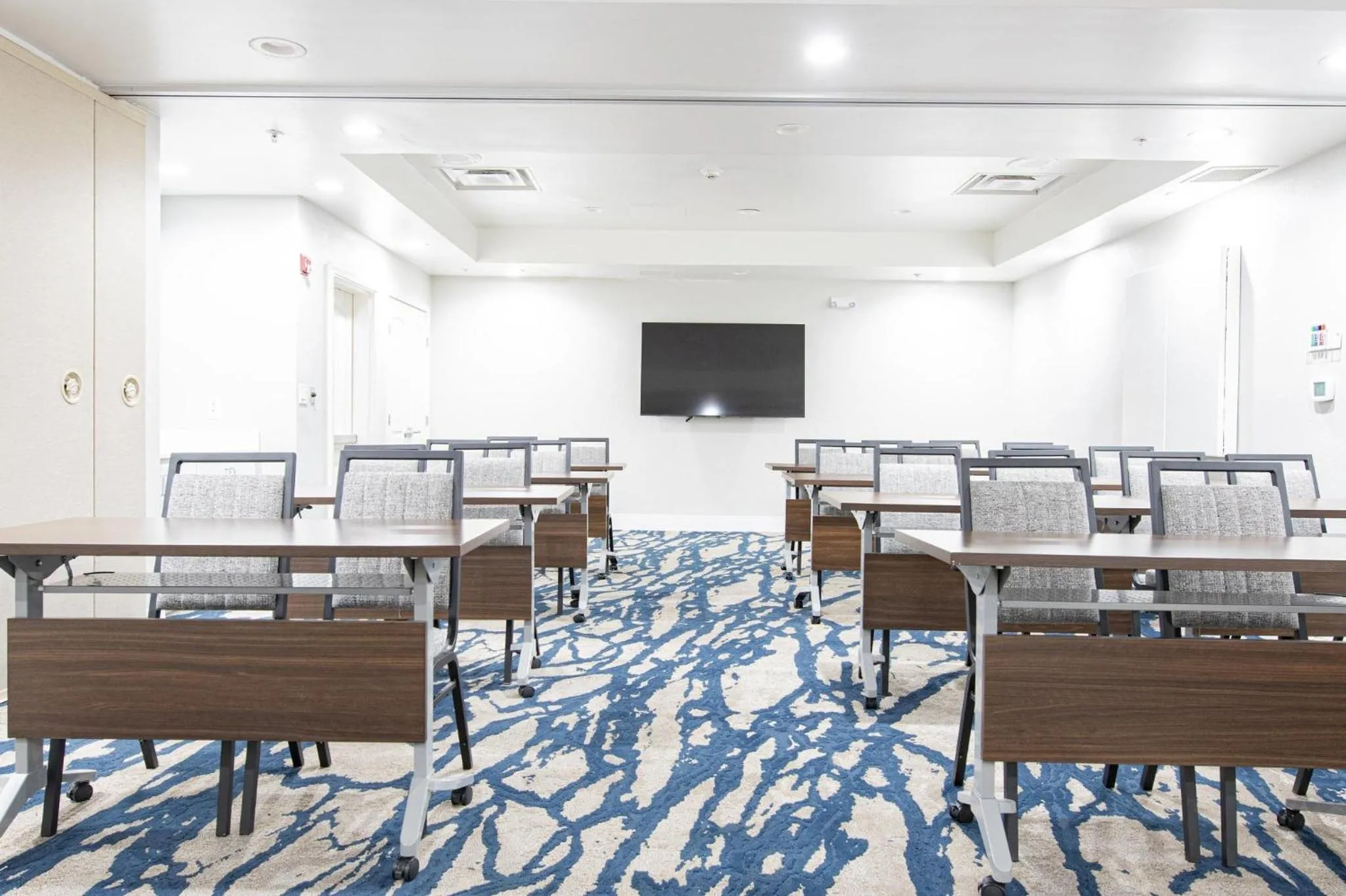 Meeting/conference room in Staybridge Suites Lafayette-Airport by IHG