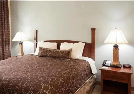 Bed in Staybridge Suites Lafayette-Airport by IHG