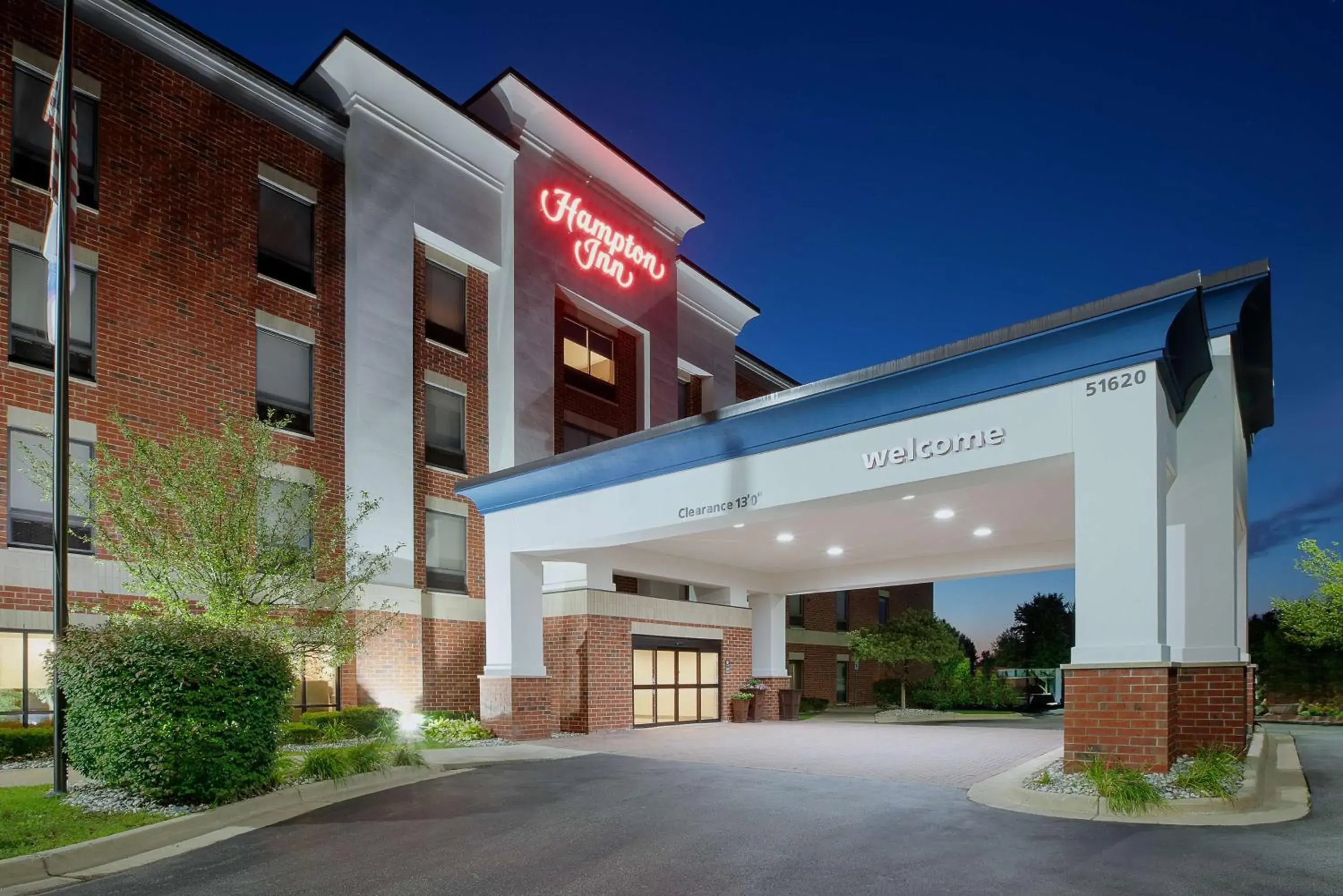 Property building in Hampton Inn Detroit - Shelby Township Property building in Hampton Inn Detroit - Shelby Township