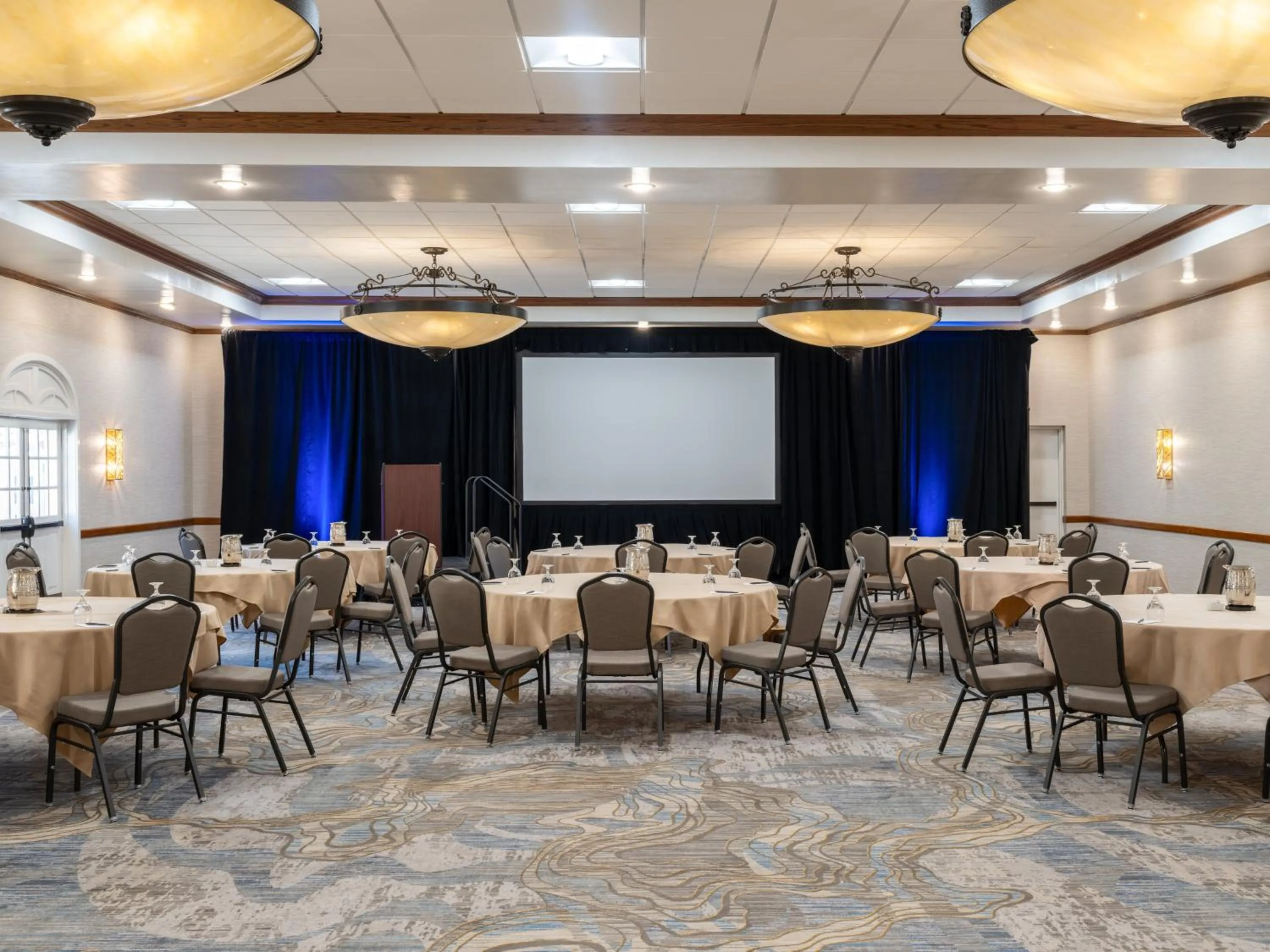 Meeting/conference room in Crowne Plaza Phoenix - Chandler Golf Resort by IHG