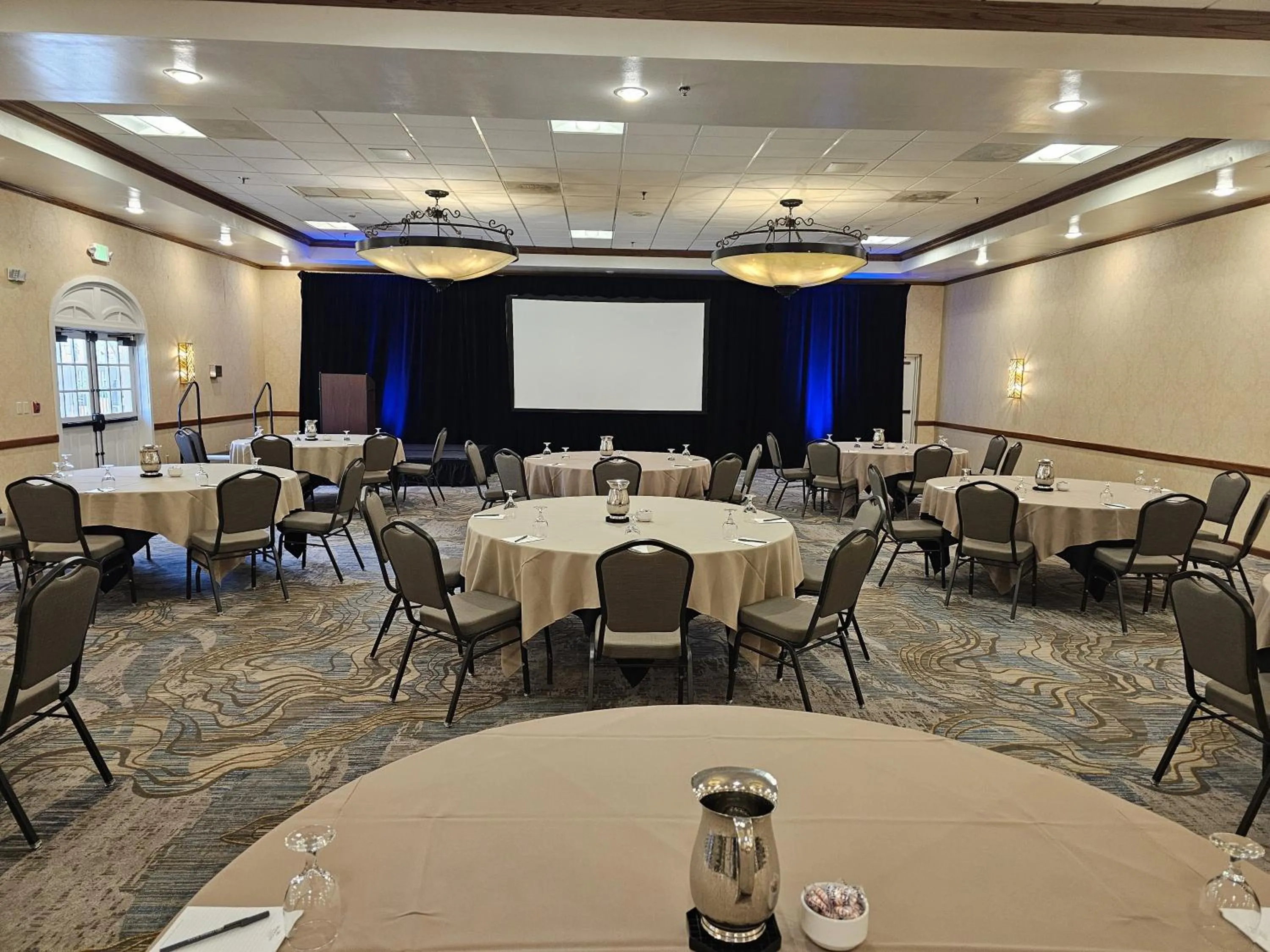Meeting/conference room in Crowne Plaza Phoenix - Chandler Golf Resort by IHG