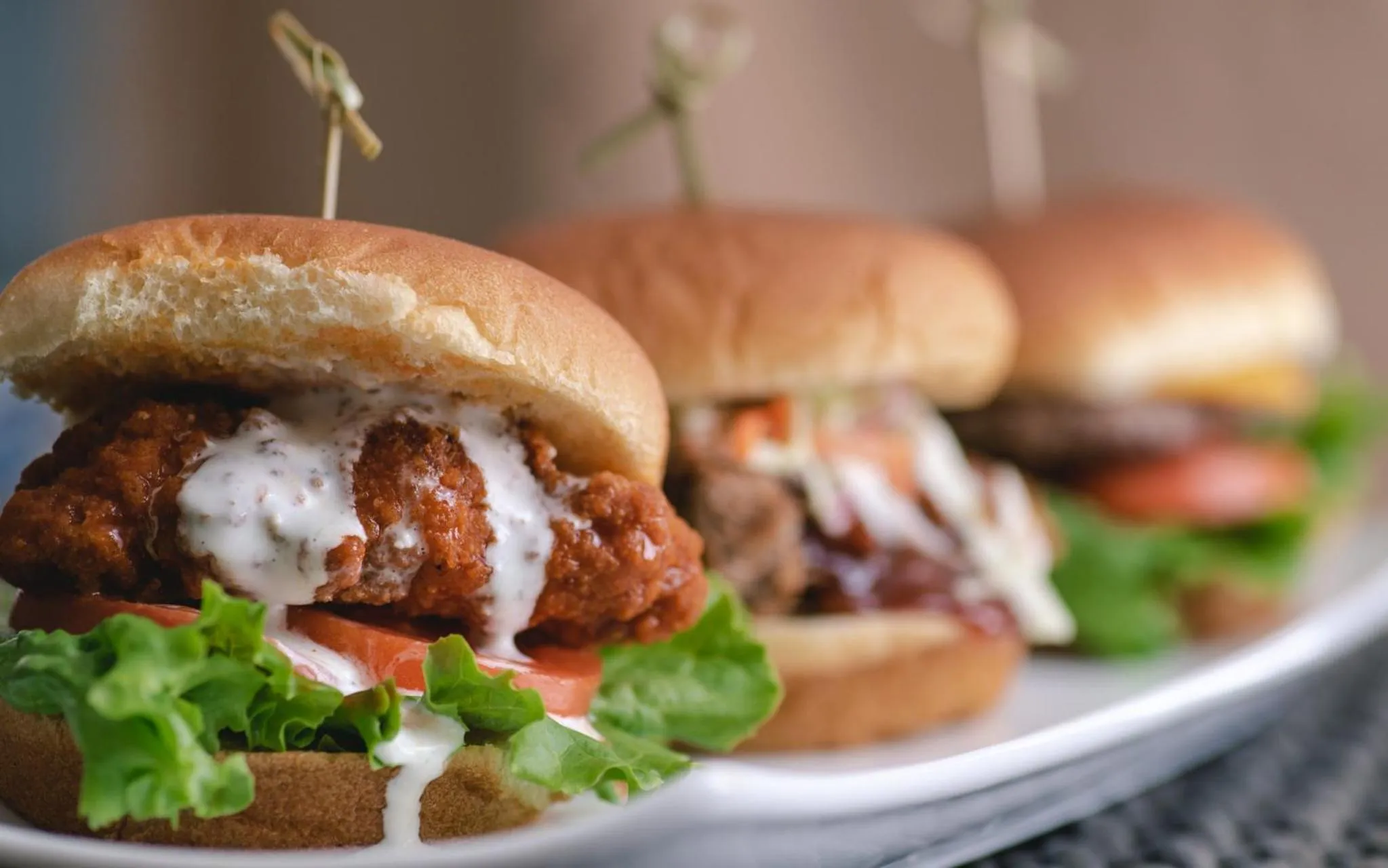 Lounge or bar in Crowne Plaza Phoenix - Chandler Golf Resort by IHG