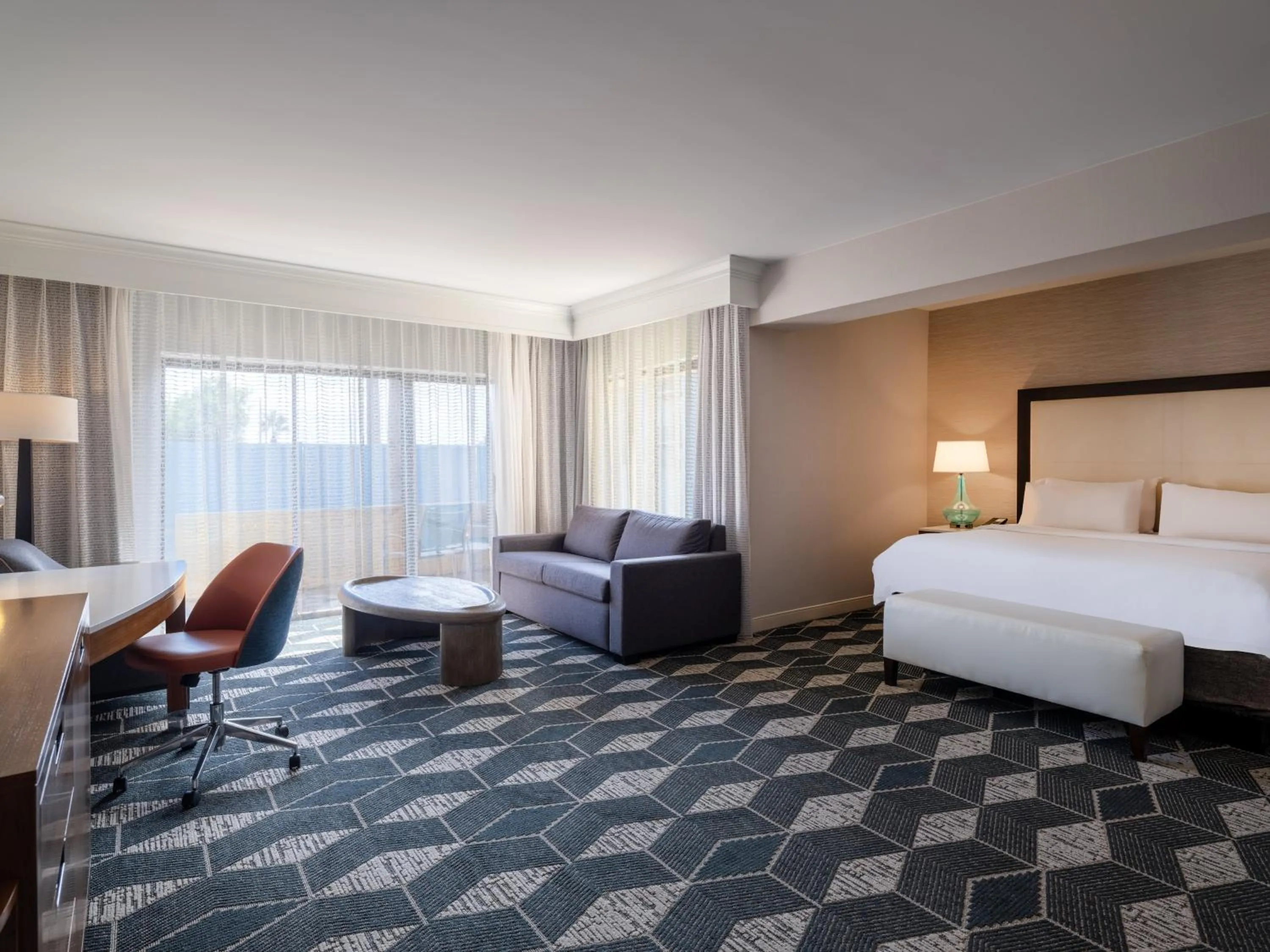 Photo of the whole room, Bed in Crowne Plaza Phoenix - Chandler Golf Resort by IHG