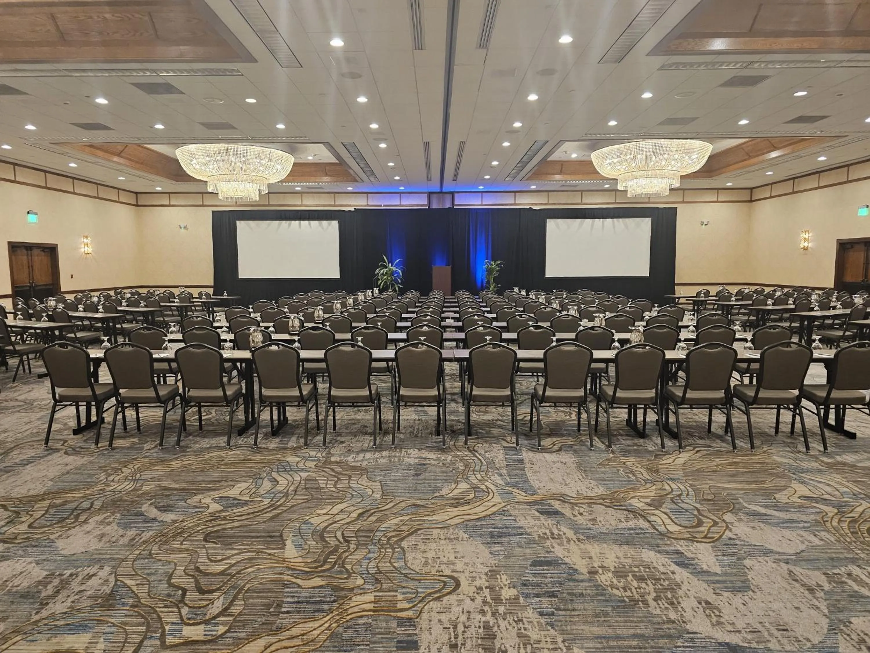 Meeting/conference room in Crowne Plaza Phoenix - Chandler Golf Resort by IHG