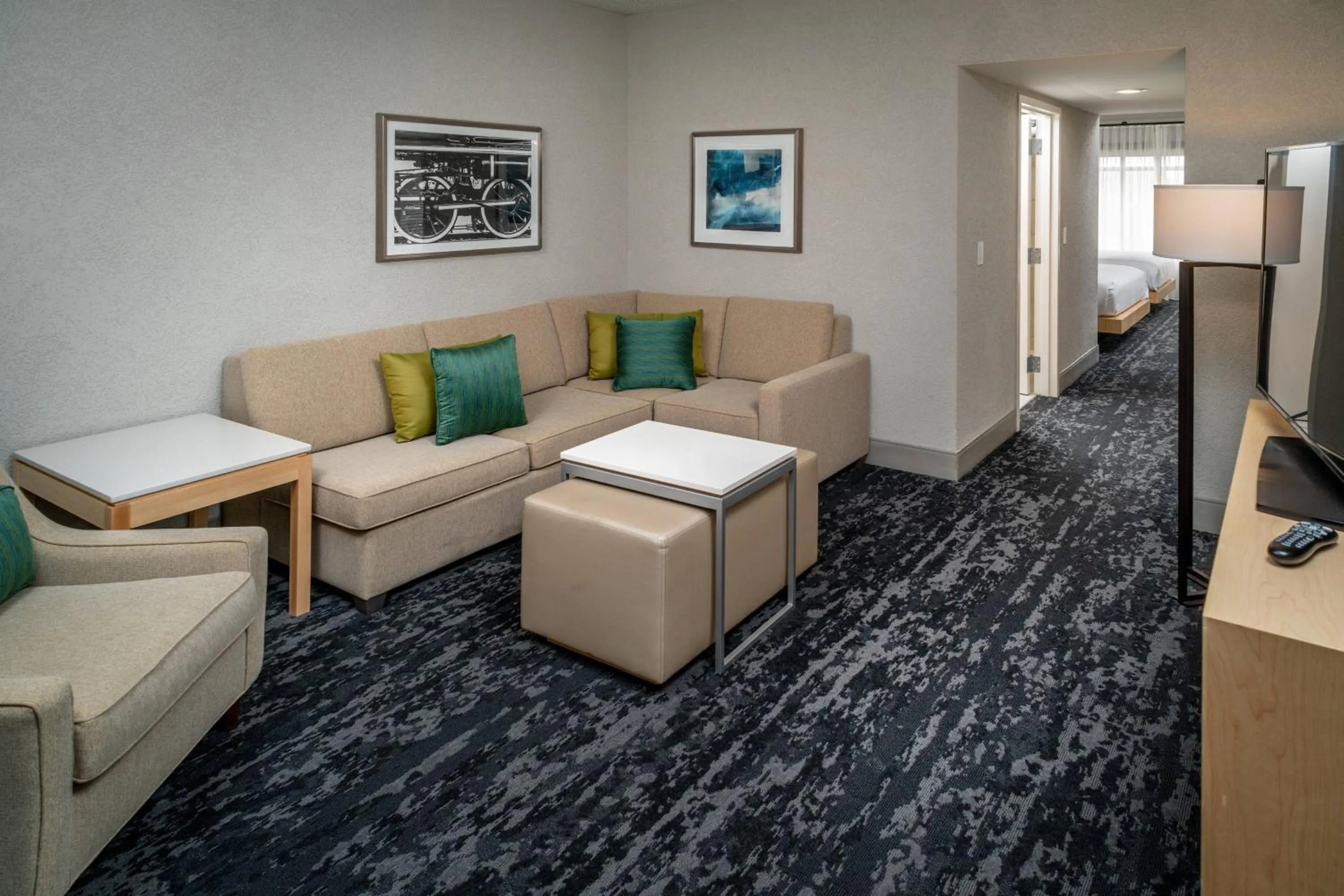 Living room in Delta Hotels by Marriott Huntington Downtown