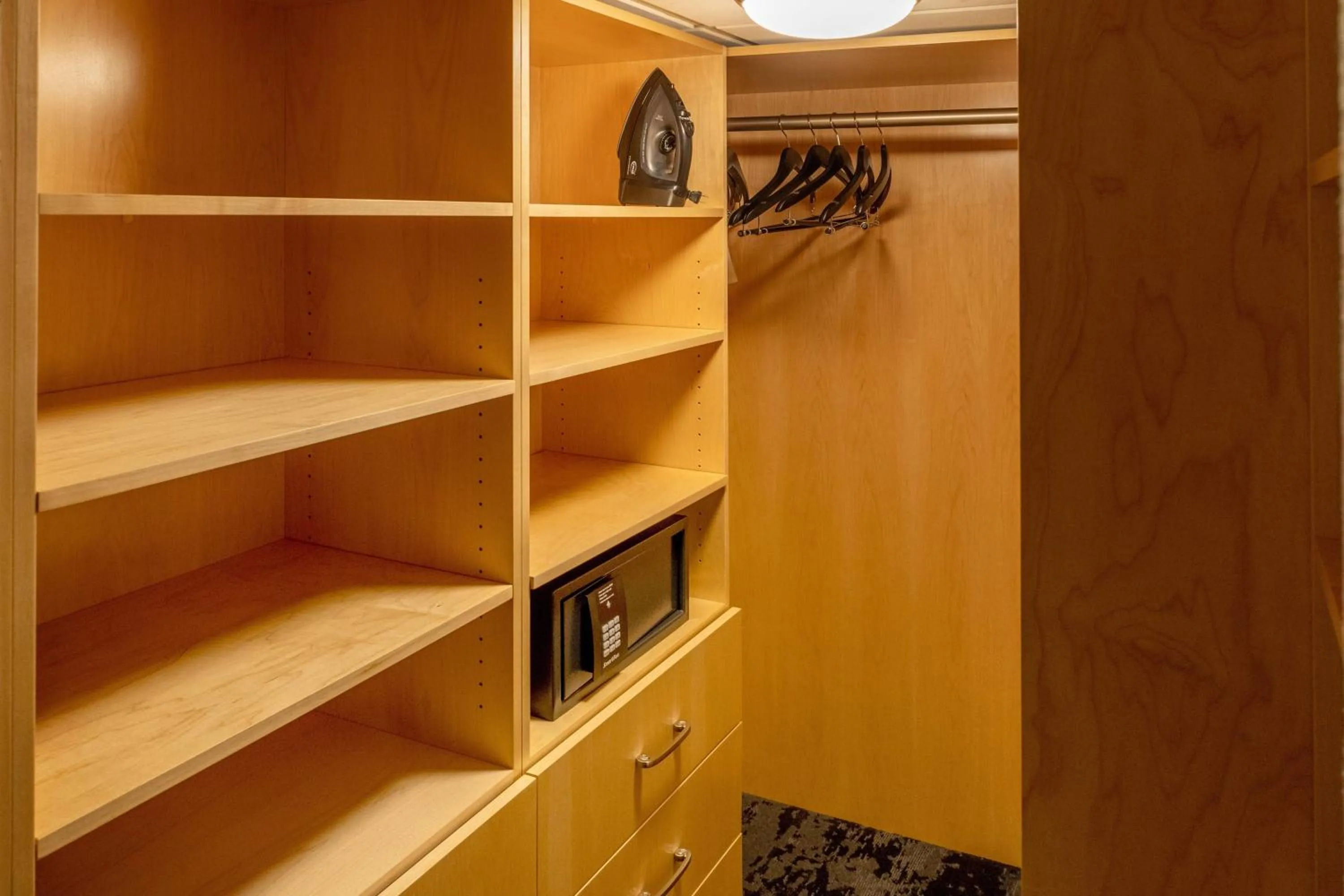 Photo of the whole room in Delta Hotels by Marriott Huntington Downtown