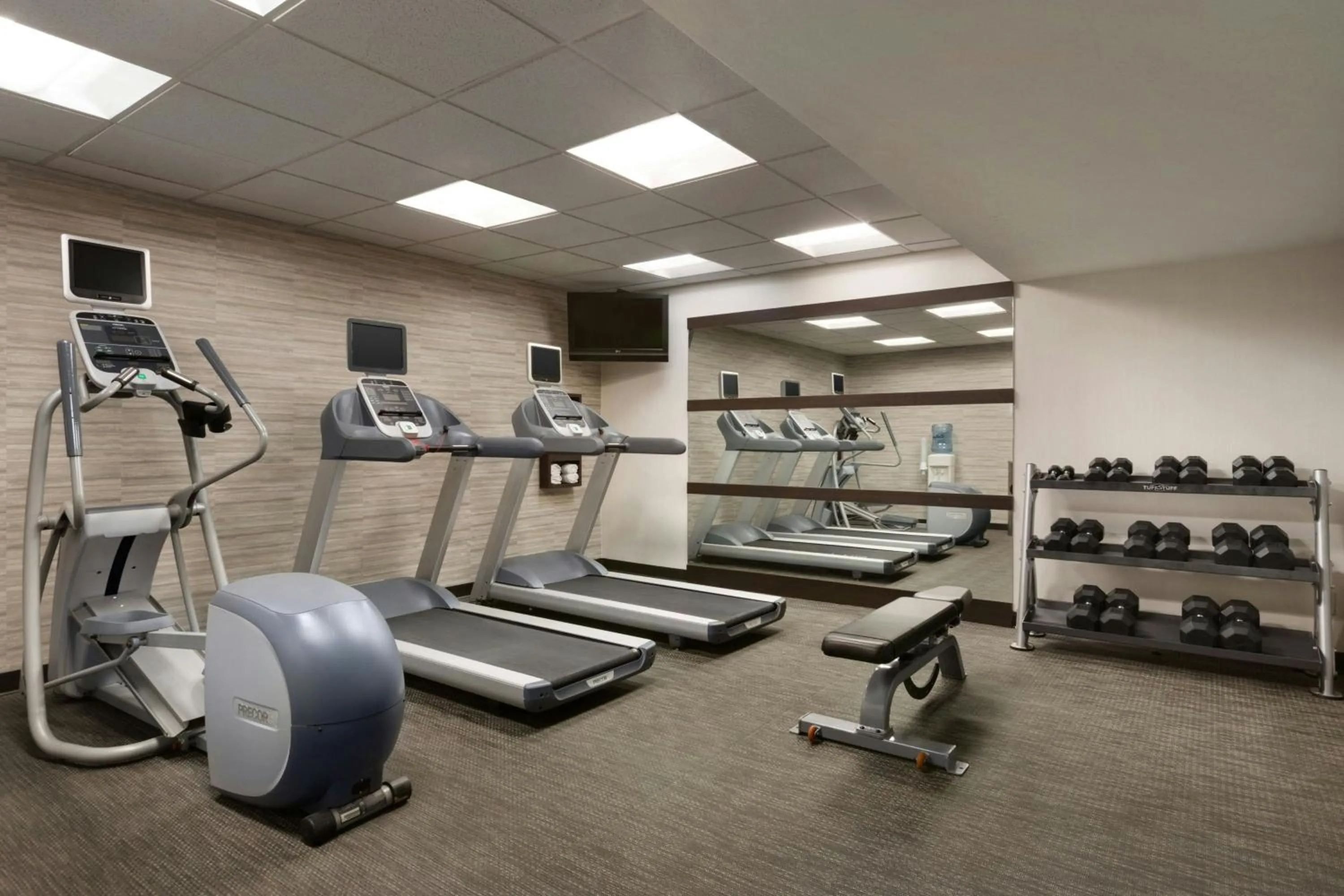 Fitness centre/facilities in Courtyard by Marriott Bloomington Normal