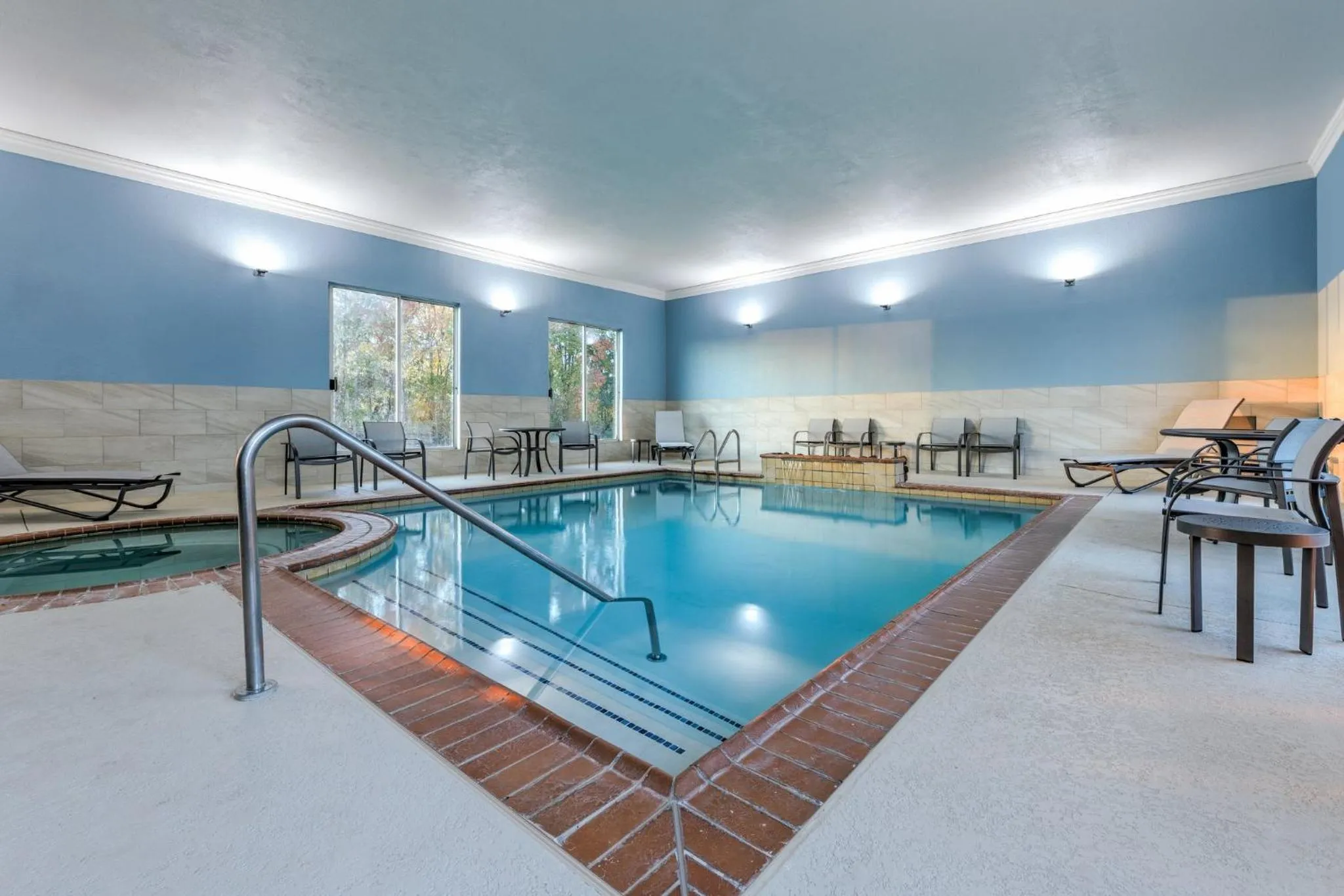 Swimming pool in Holiday Inn Express Hotel and Suites Athens by IHG