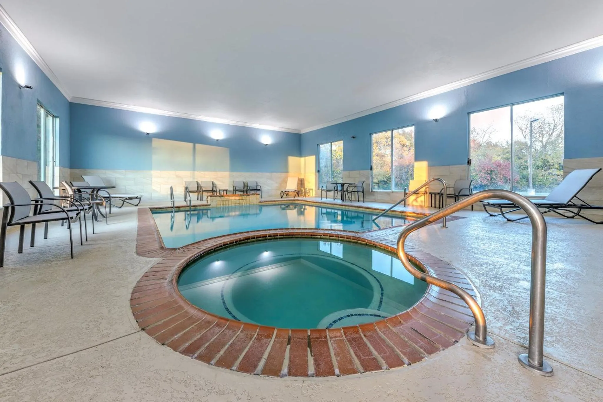 Swimming pool in Holiday Inn Express Hotel and Suites Athens by IHG