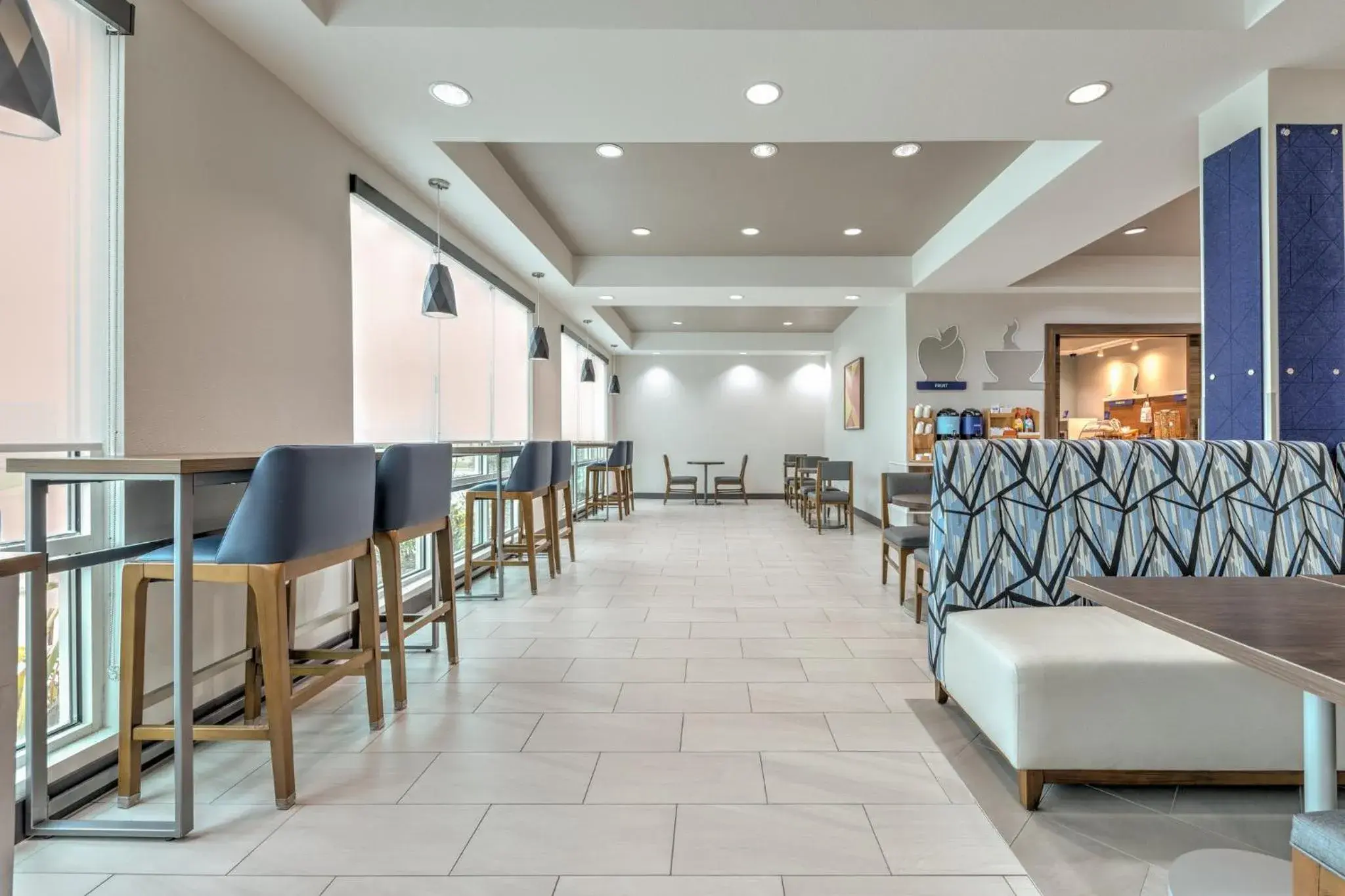 Breakfast in Holiday Inn Express Hotel and Suites Athens by IHG Breakfast in Holiday Inn Express Hotel and Suites Athens by IHG