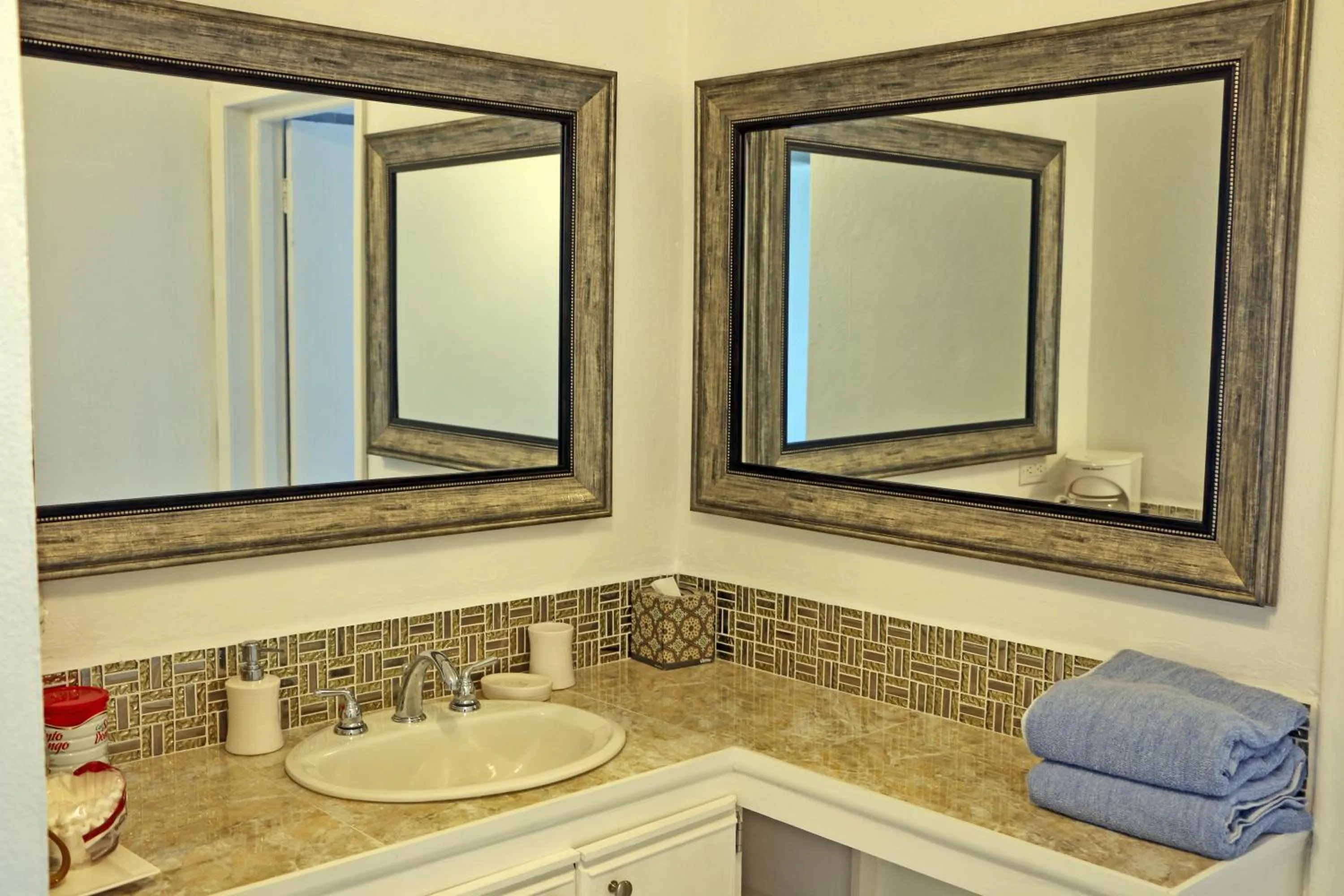 Bathroom in Rendezvous Bay Hotel