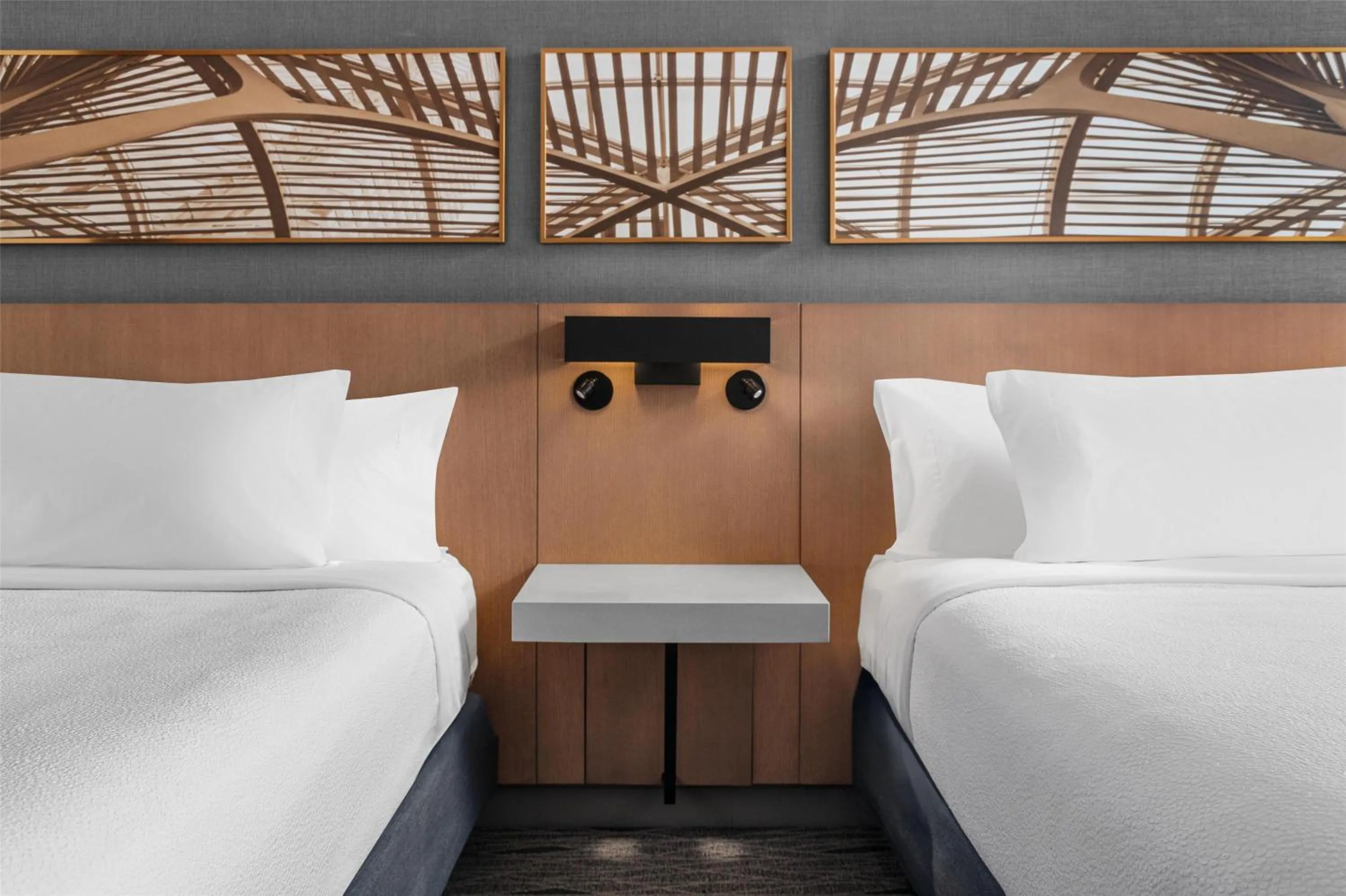 Bed in Hilton Garden Inn Toronto Airport