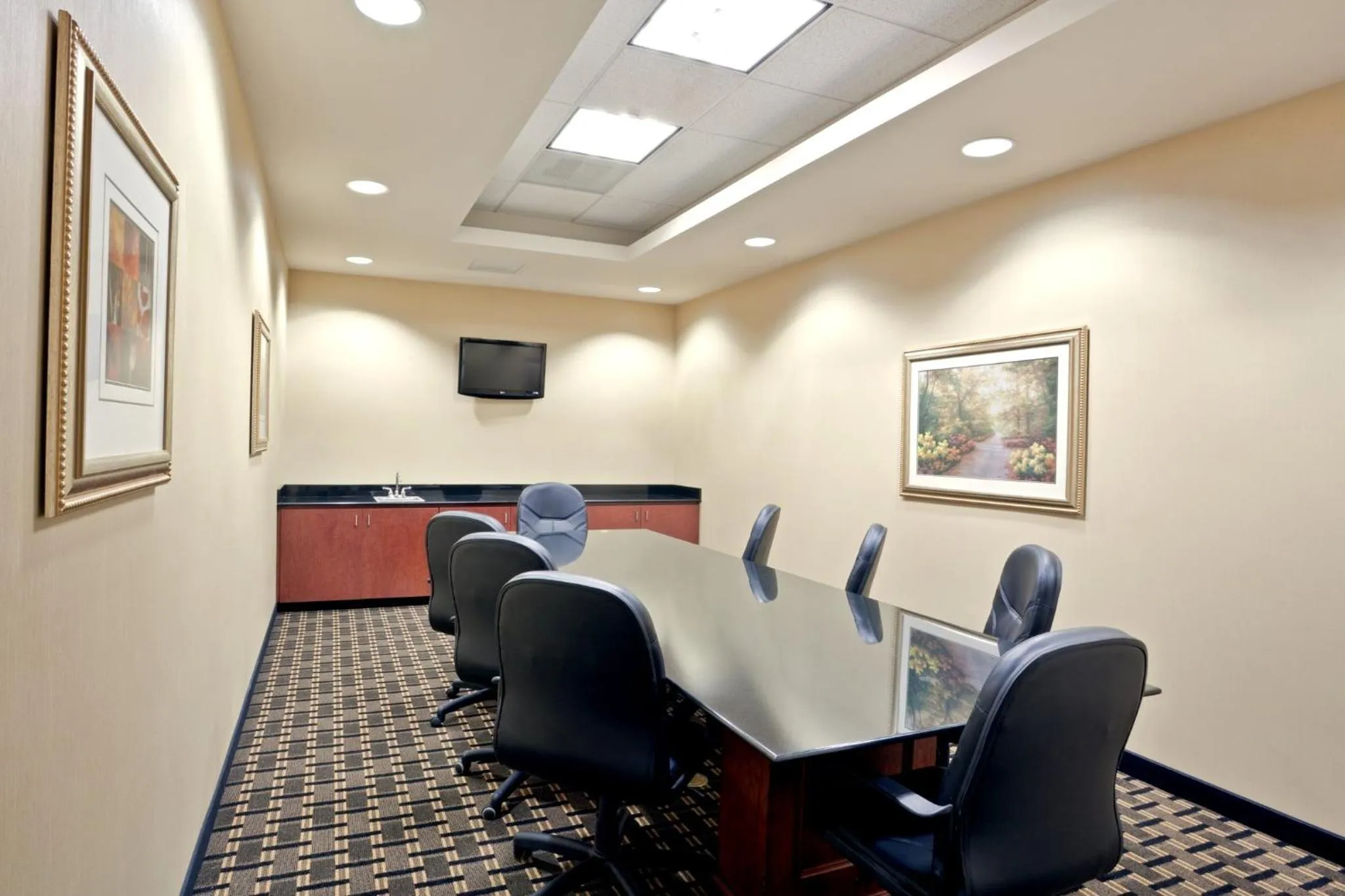 Meeting/conference room in Holiday Inn Express Hotel & Suites Seattle North - Lynnwood by IHG