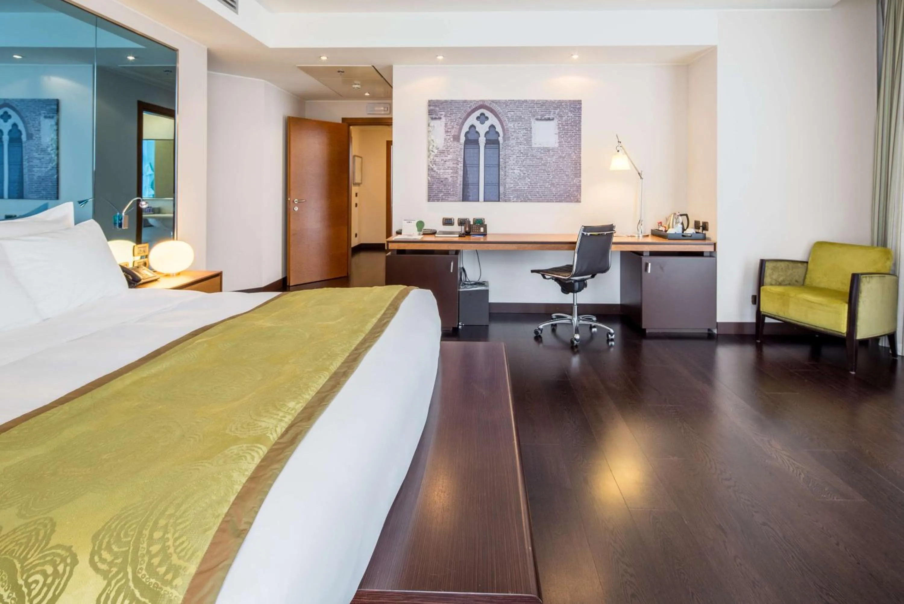 Photo of the whole room, Bed in Best Western Premier BHR Treviso Hotel