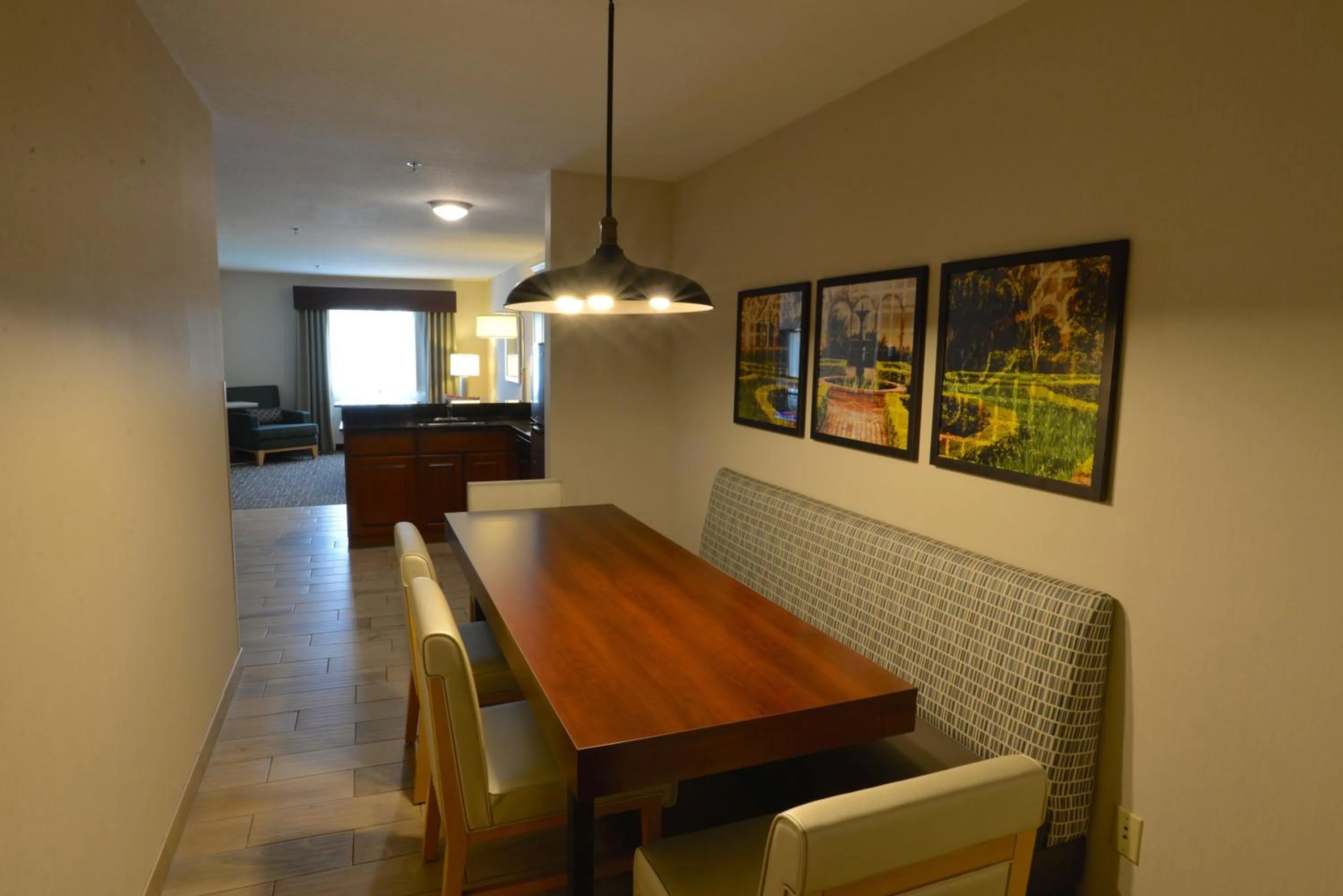 Photo of the whole room in Holiday Inn Hotel & Suites Minneapolis-Lakeville by IHG