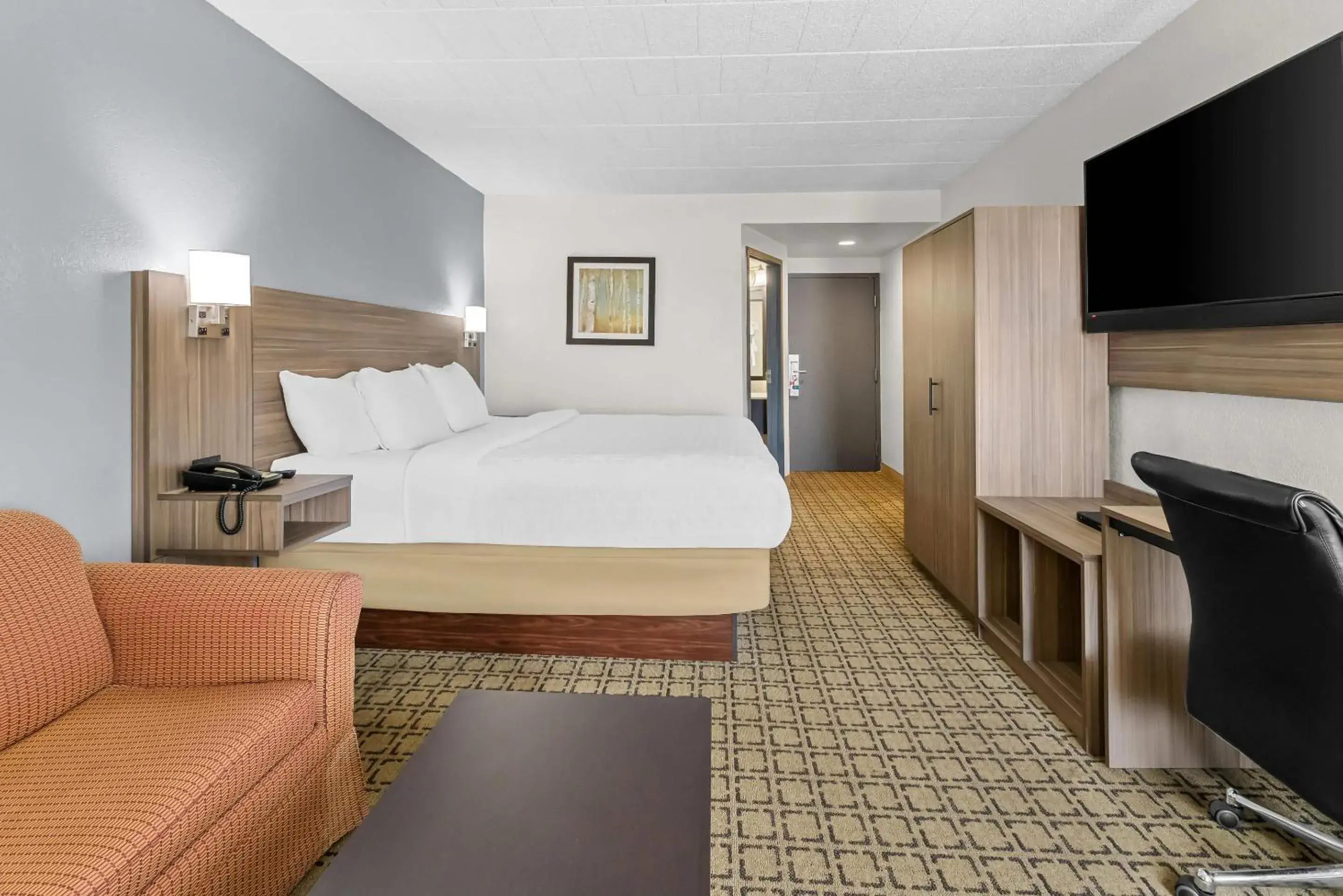 Bedroom, Bed in Clarion Inn Cranberry Township Bedroom, Bed in Clarion Inn Cranberry Township