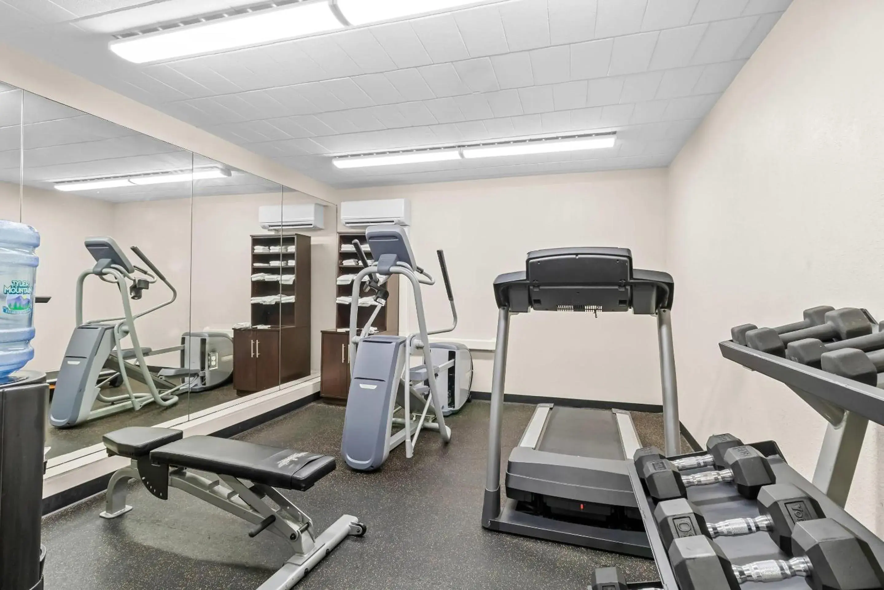 Fitness centre/facilities in Clarion Inn Cranberry Township Fitness centre/facilities in Clarion Inn Cranberry Township