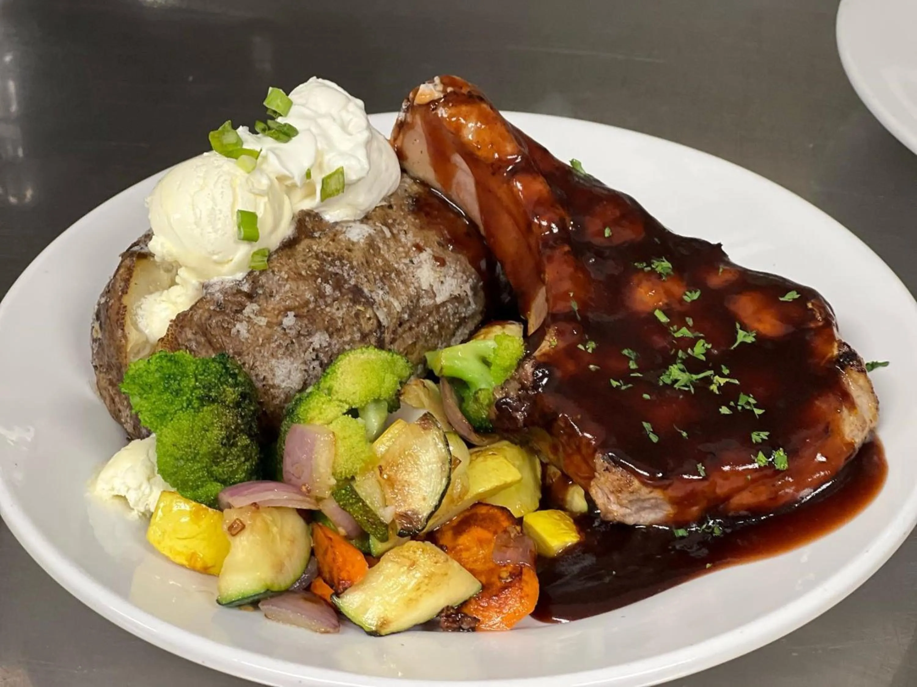 Restaurant/places to eat in Holiday Inn Auburn by IHG