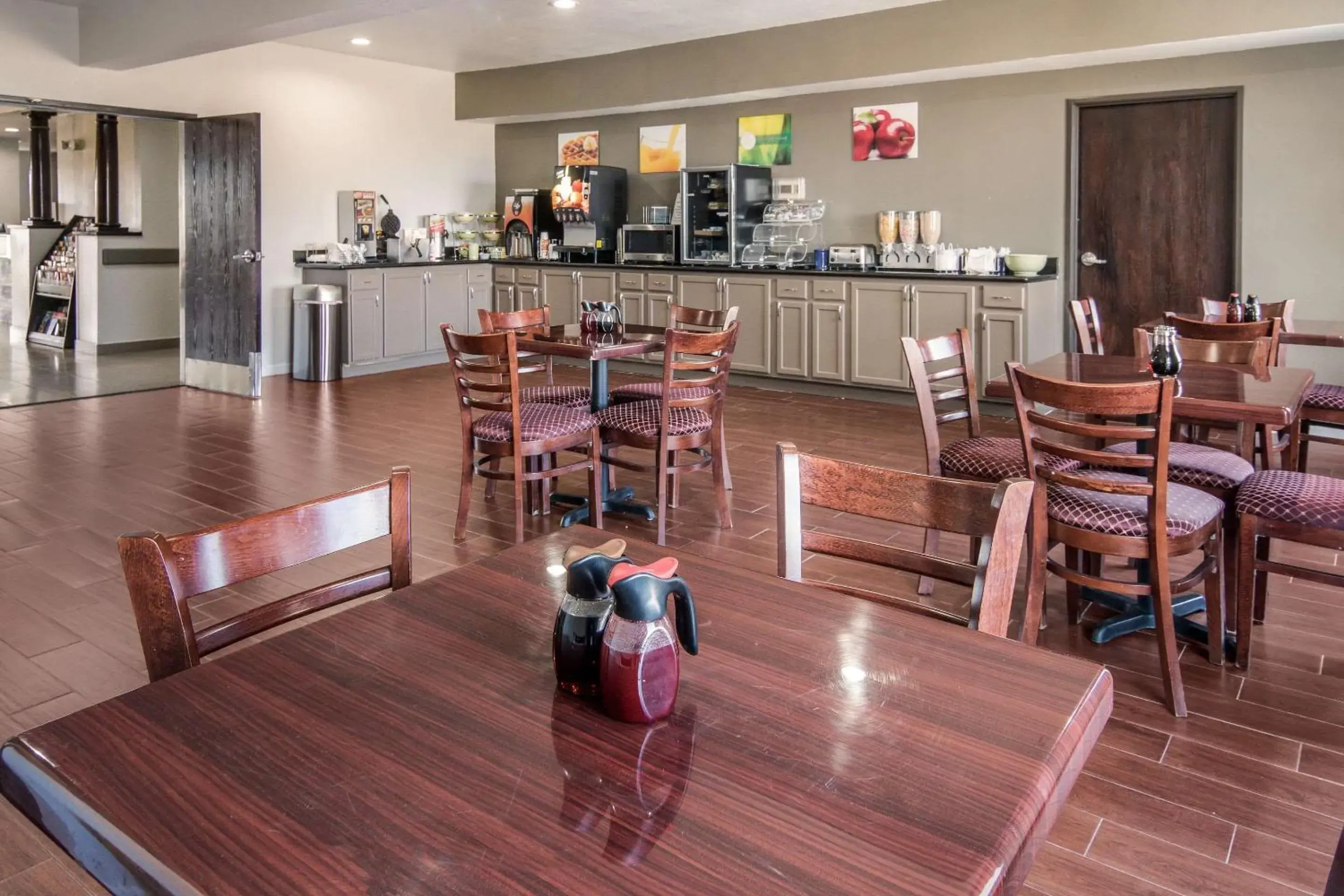 Restaurant/places to eat in Quality Inn & Suites Restaurant/places to eat in Quality Inn & Suites