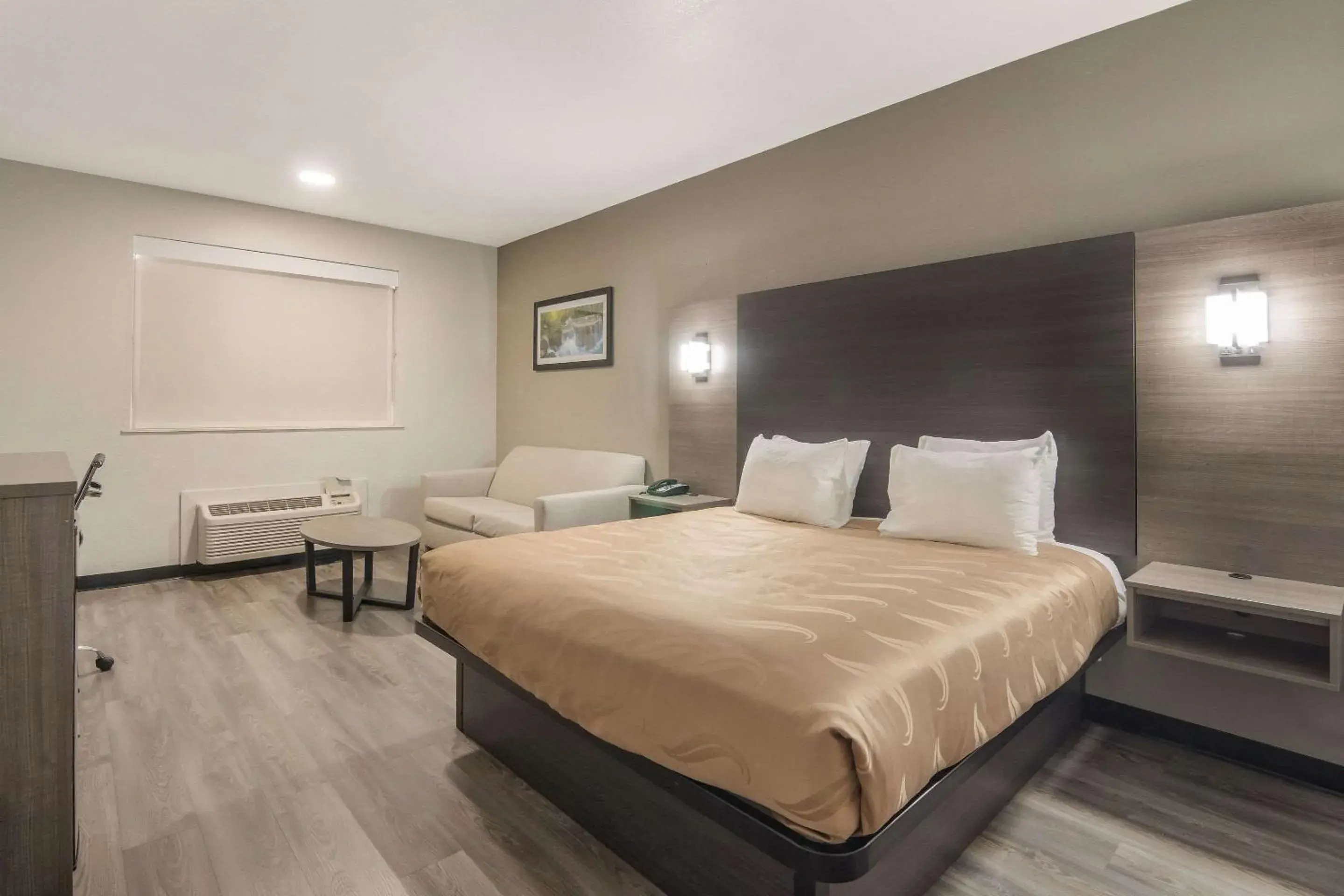 Photo of the whole room, Bed in Quality Inn & Suites Photo of the whole room, Bed in Quality Inn & Suites