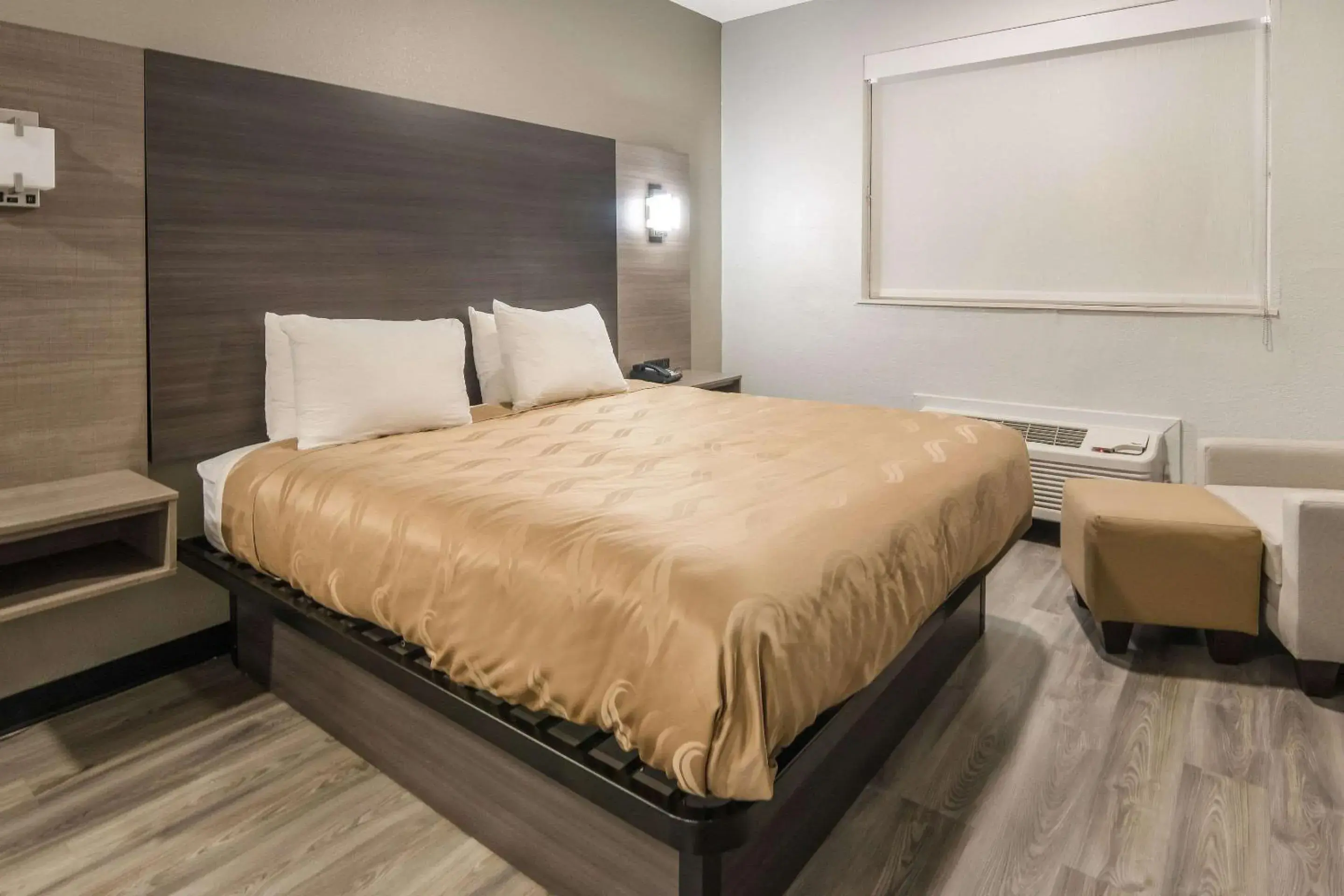 Photo of the whole room, Bed in Quality Inn & Suites Photo of the whole room, Bed in Quality Inn & Suites