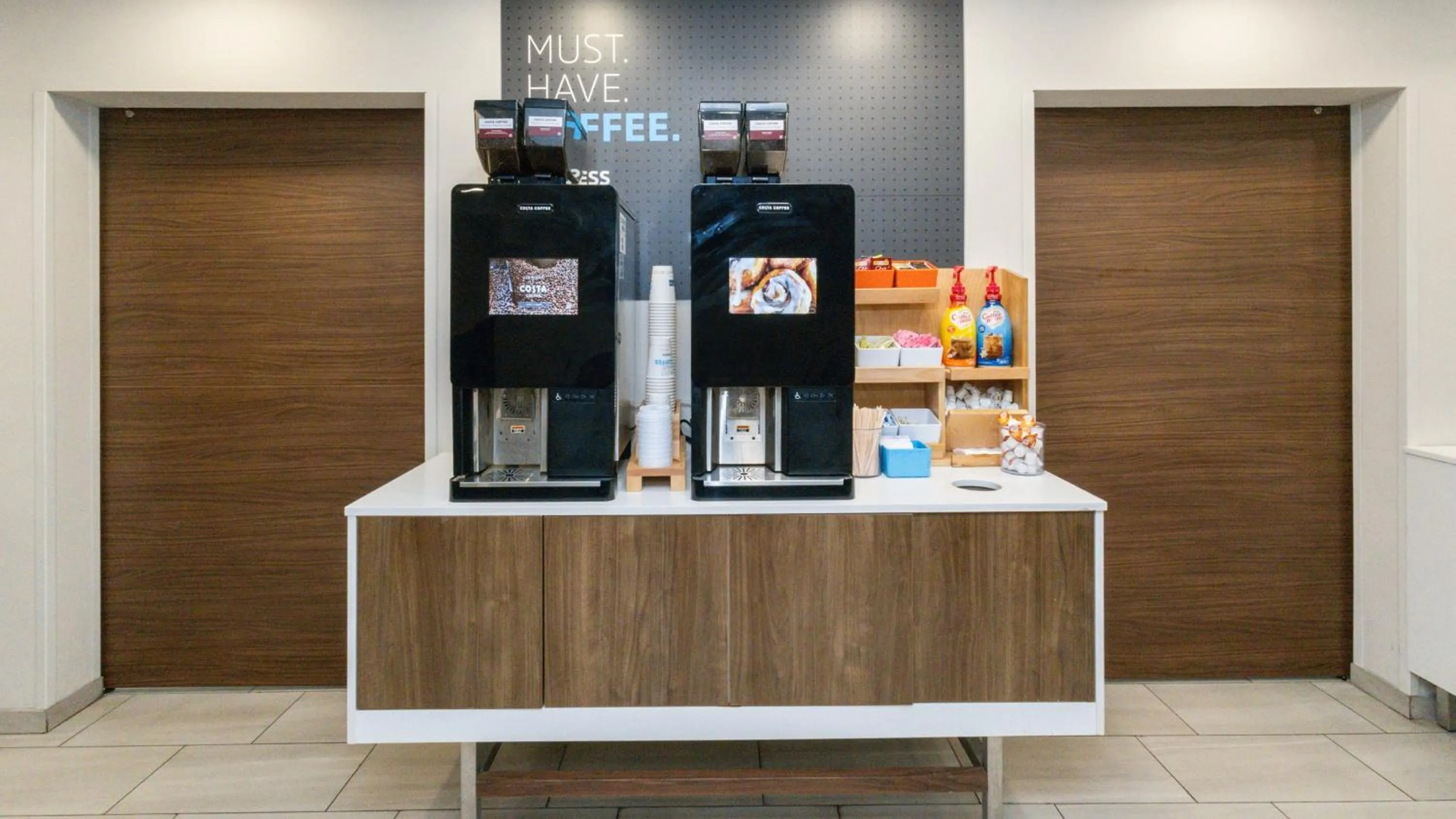 Breakfast in Holiday Inn Express Hotel & Suites Hampton South-Seabrook by IHG