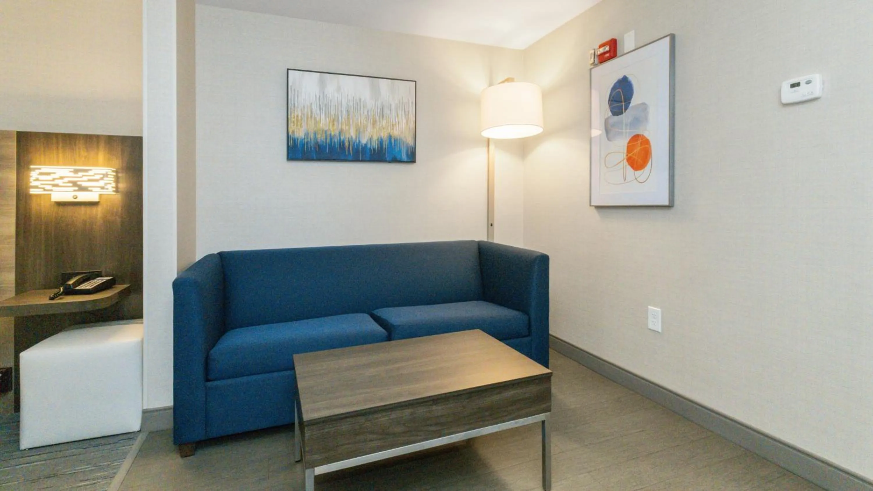 Photo of the whole room in Holiday Inn Express Hotel & Suites Hampton South-Seabrook by IHG