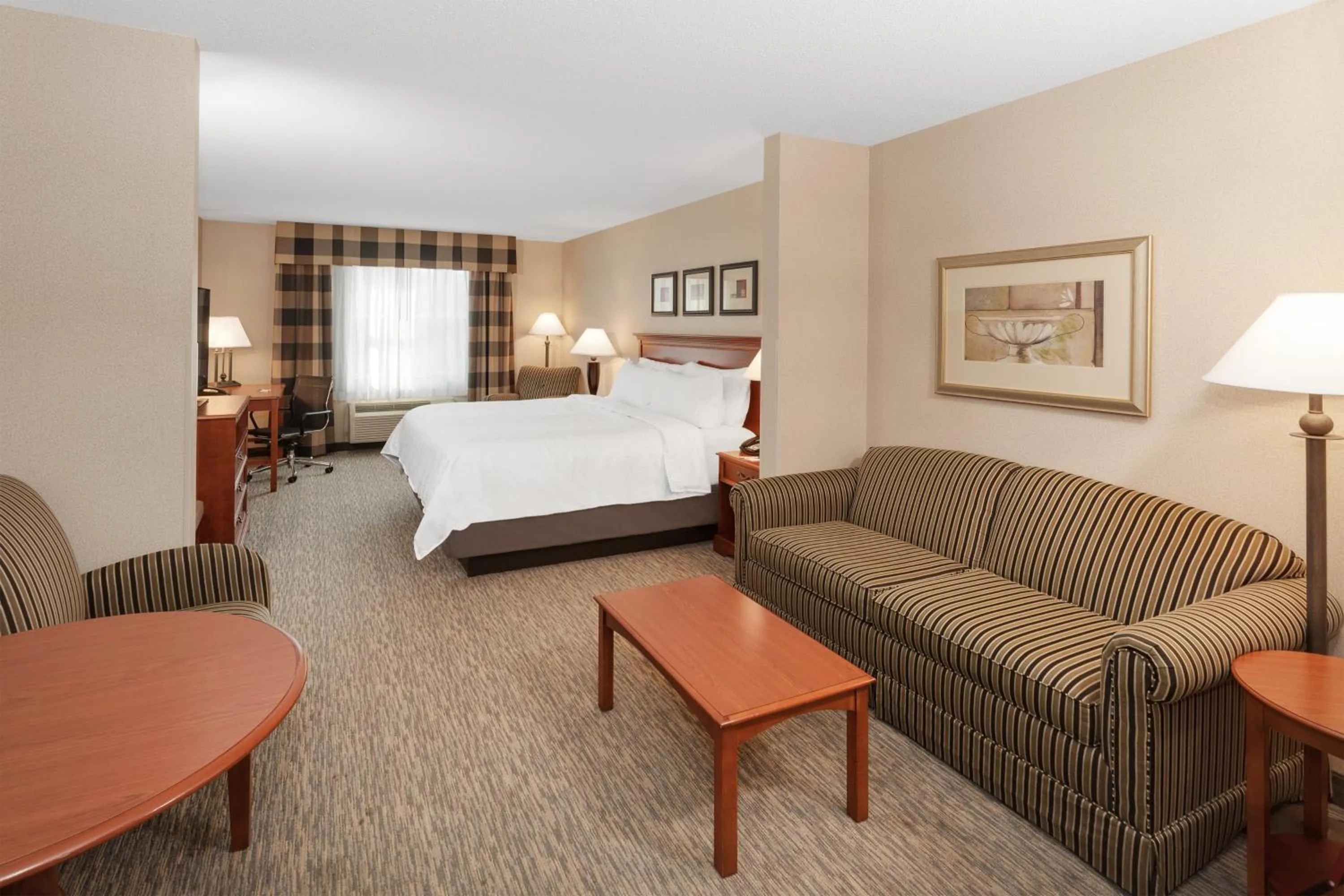 Photo of the whole room, Bed in Holiday Inn Express Hotel & Suites Hampton South-Seabrook by IHG