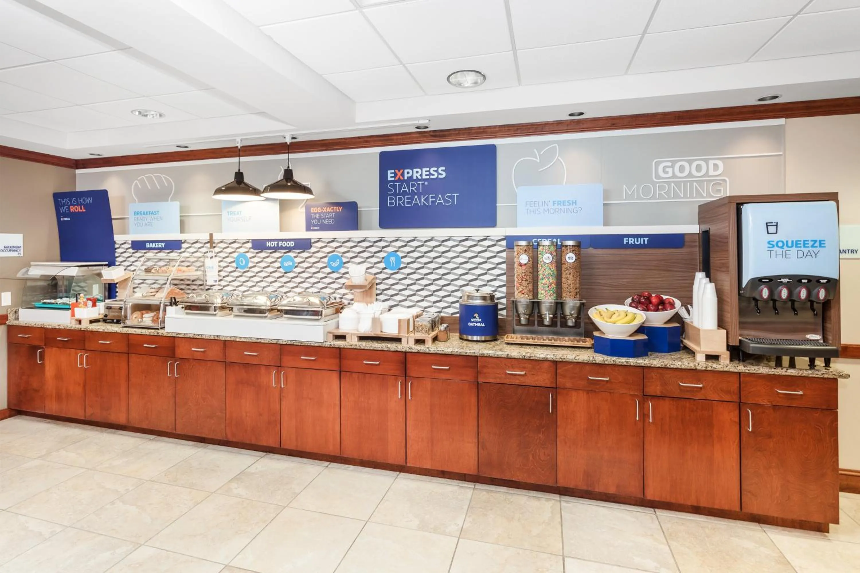 Breakfast in Holiday Inn Express Hotel & Suites Hampton South-Seabrook by IHG