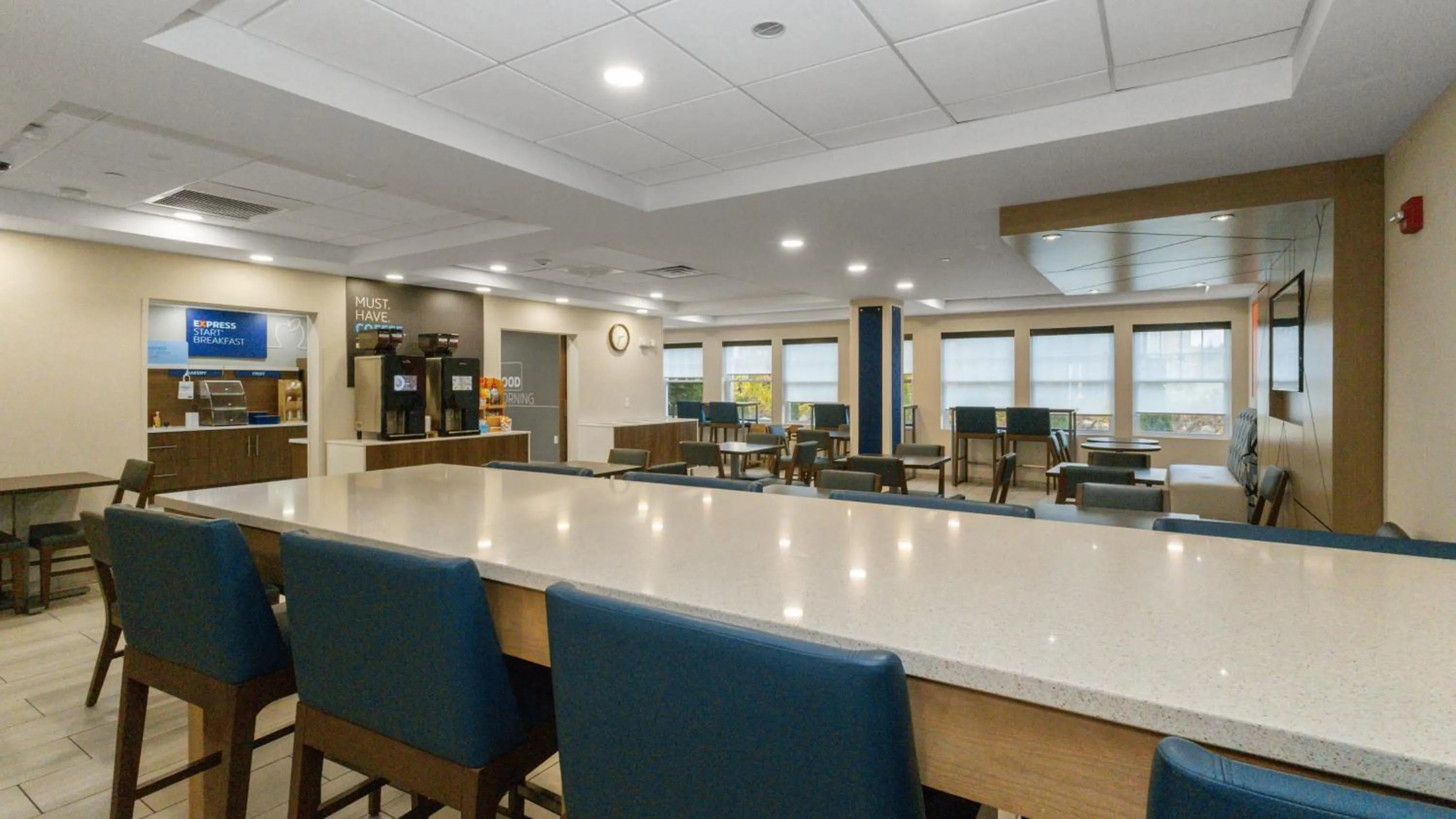 Breakfast in Holiday Inn Express Hotel & Suites Hampton South-Seabrook by IHG