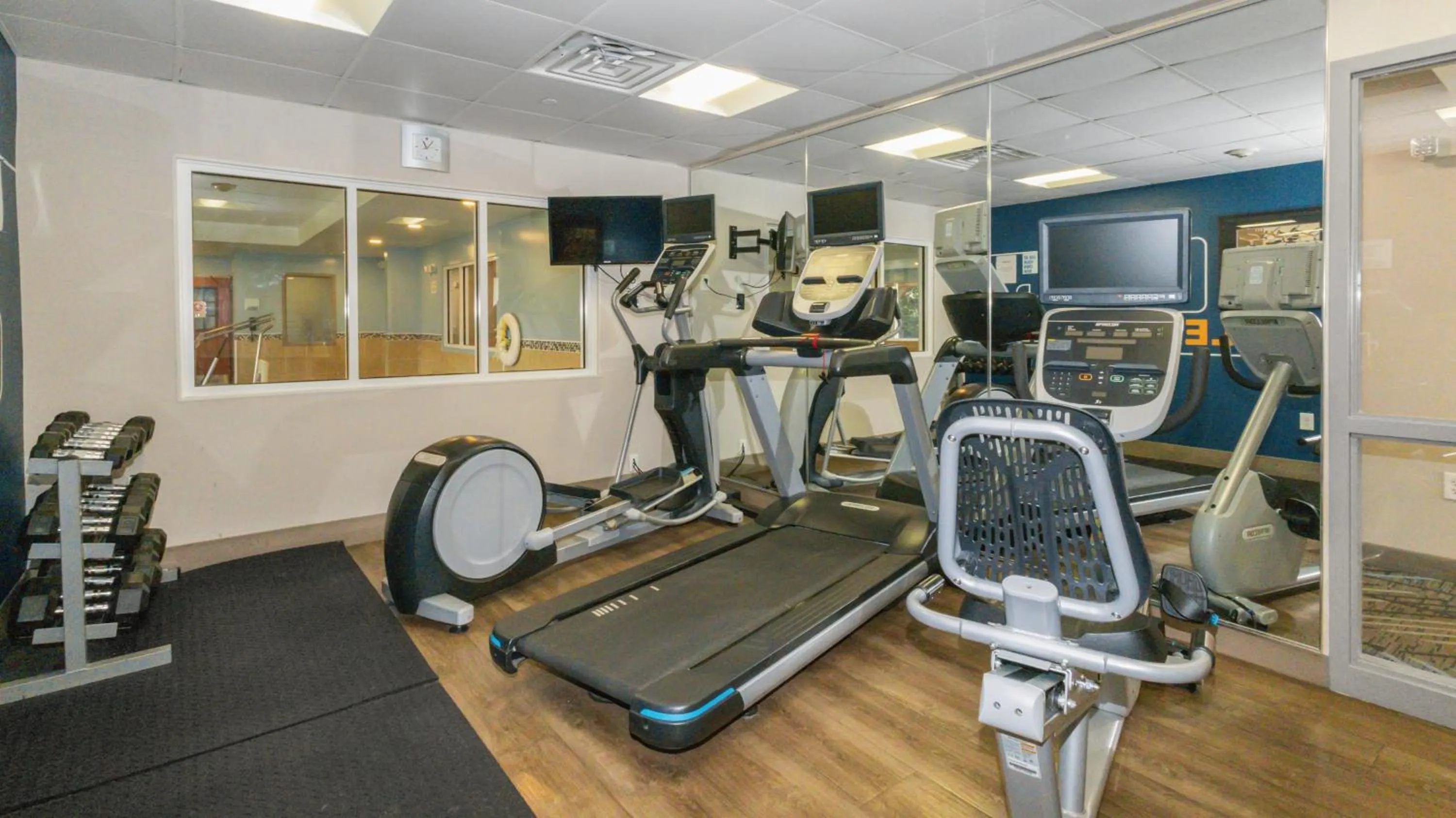 Spa and wellness centre/facilities in Holiday Inn Express Hotel & Suites Hampton South-Seabrook by IHG