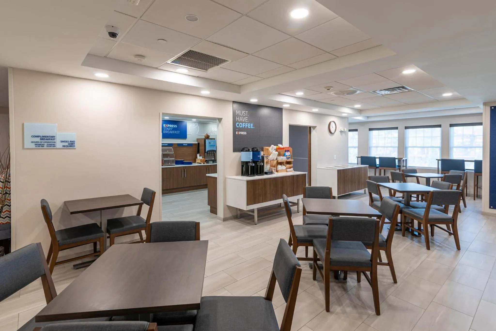 Breakfast in Holiday Inn Express Hotel & Suites Hampton South-Seabrook by IHG