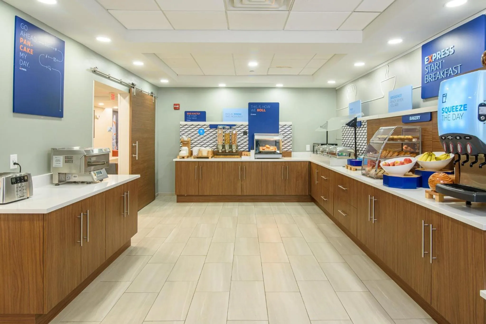 Breakfast in Holiday Inn Express Hotel & Suites Hampton South-Seabrook by IHG