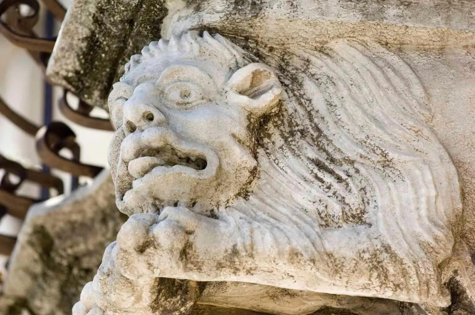 Decorative detail in Grana Barocco Art Hotel