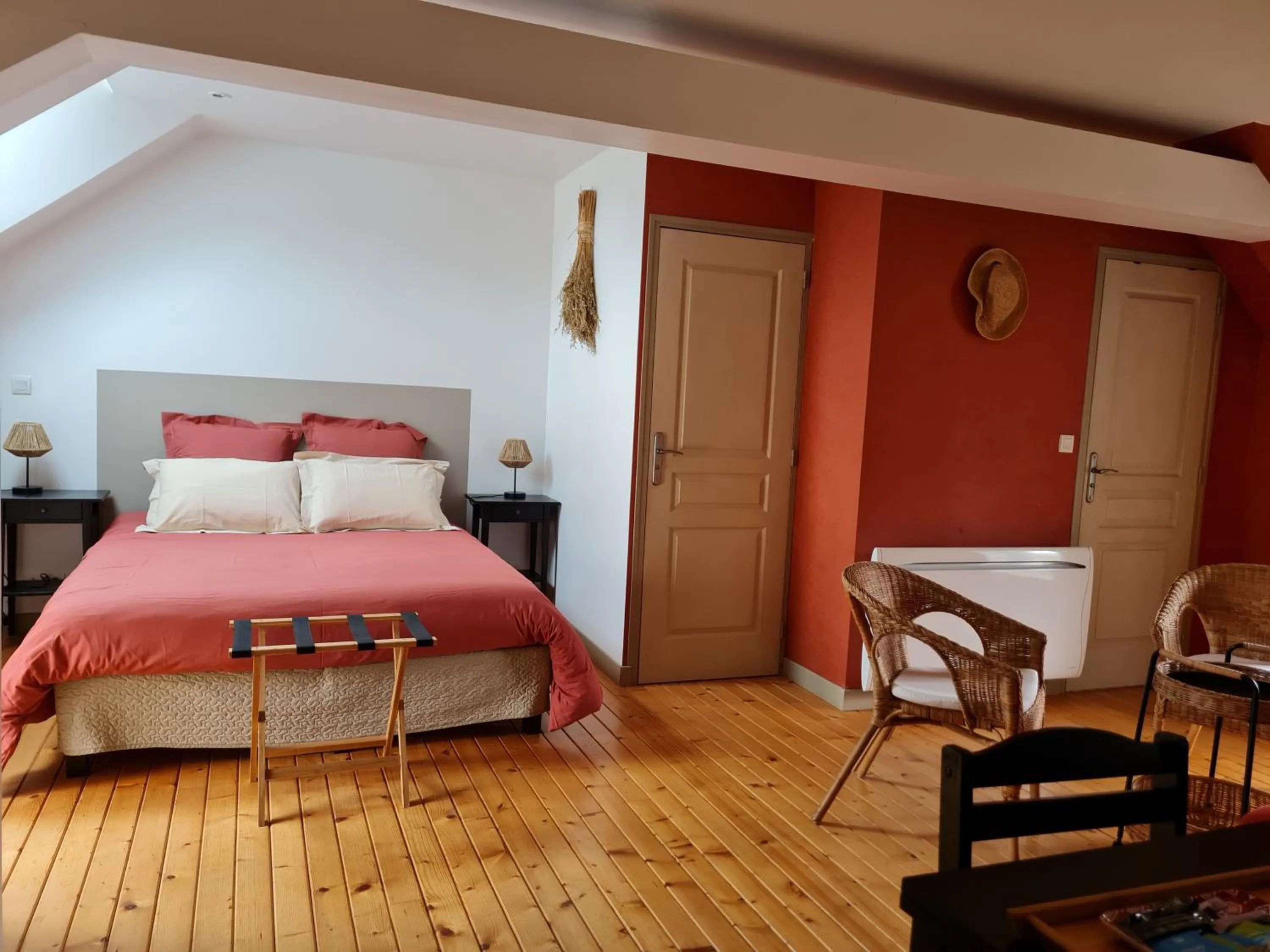 Bedroom, Bed in Domaine De La Cour Vautier