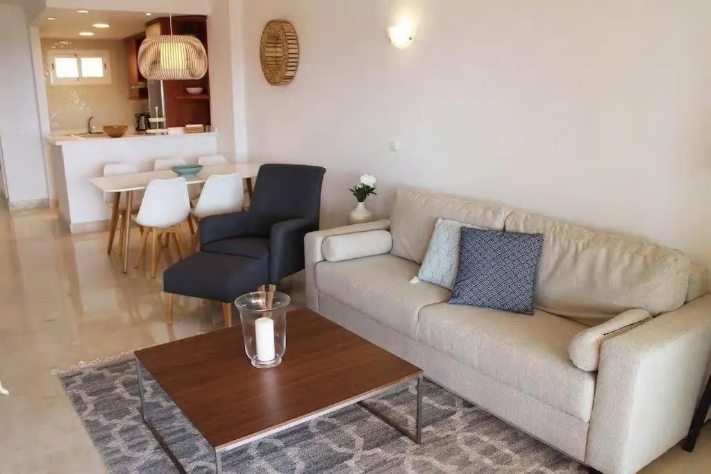 REF 12 Luxury Aparment with views