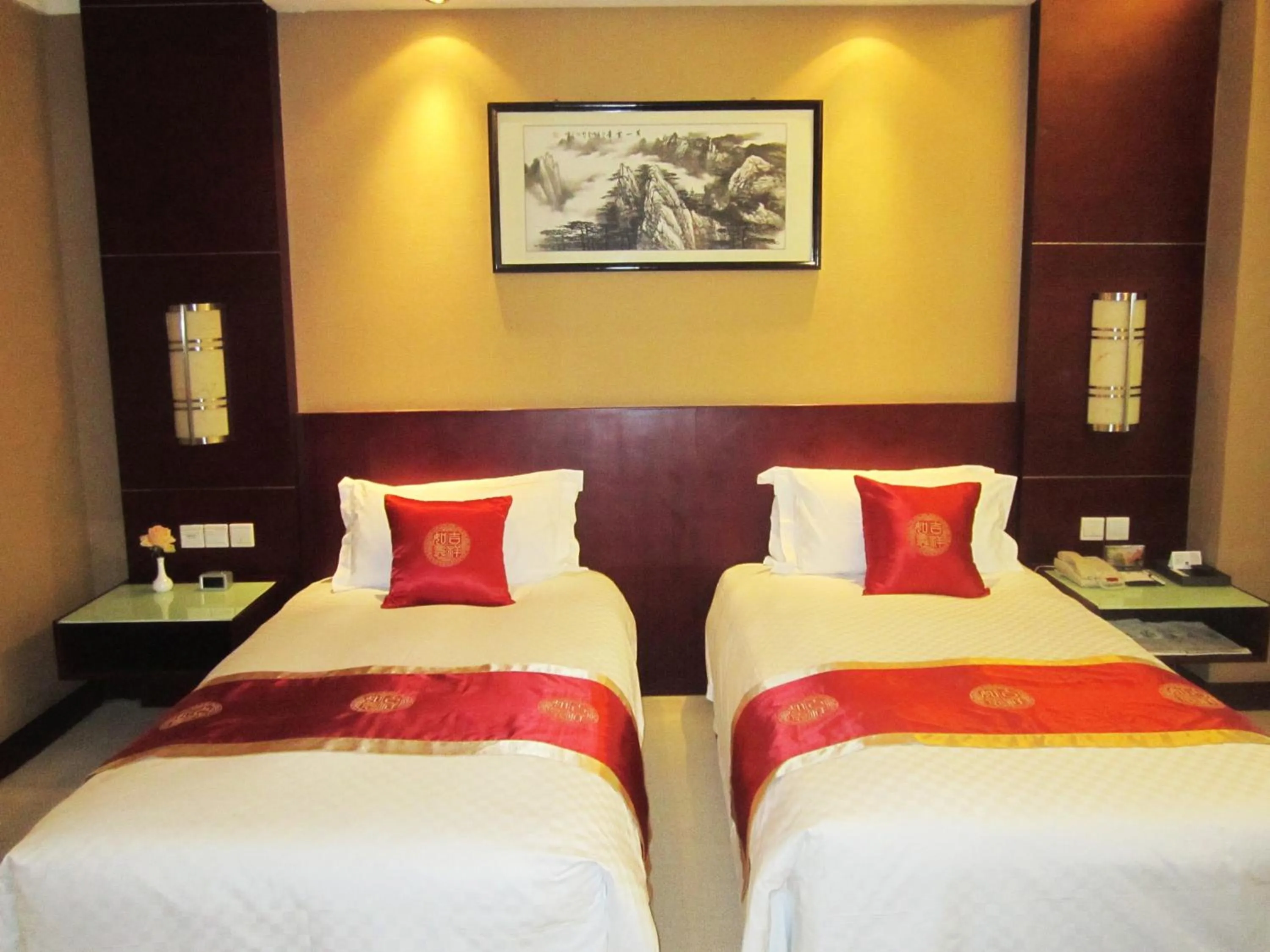 Bedroom, Bed in Howard Johnson Wyndham Leonora plzaz Shanghai