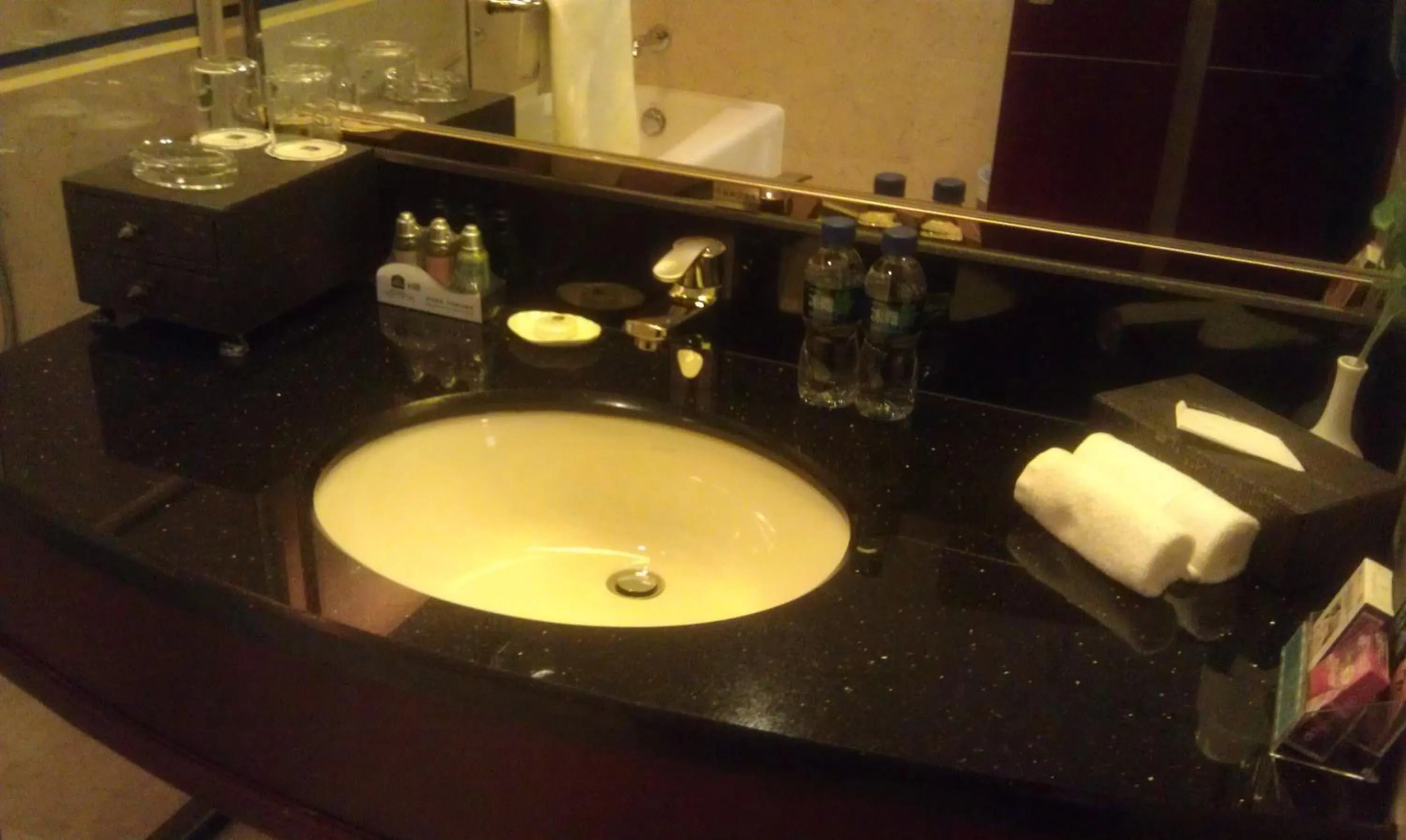 Bathroom in Howard Johnson Wyndham Leonora plzaz Shanghai