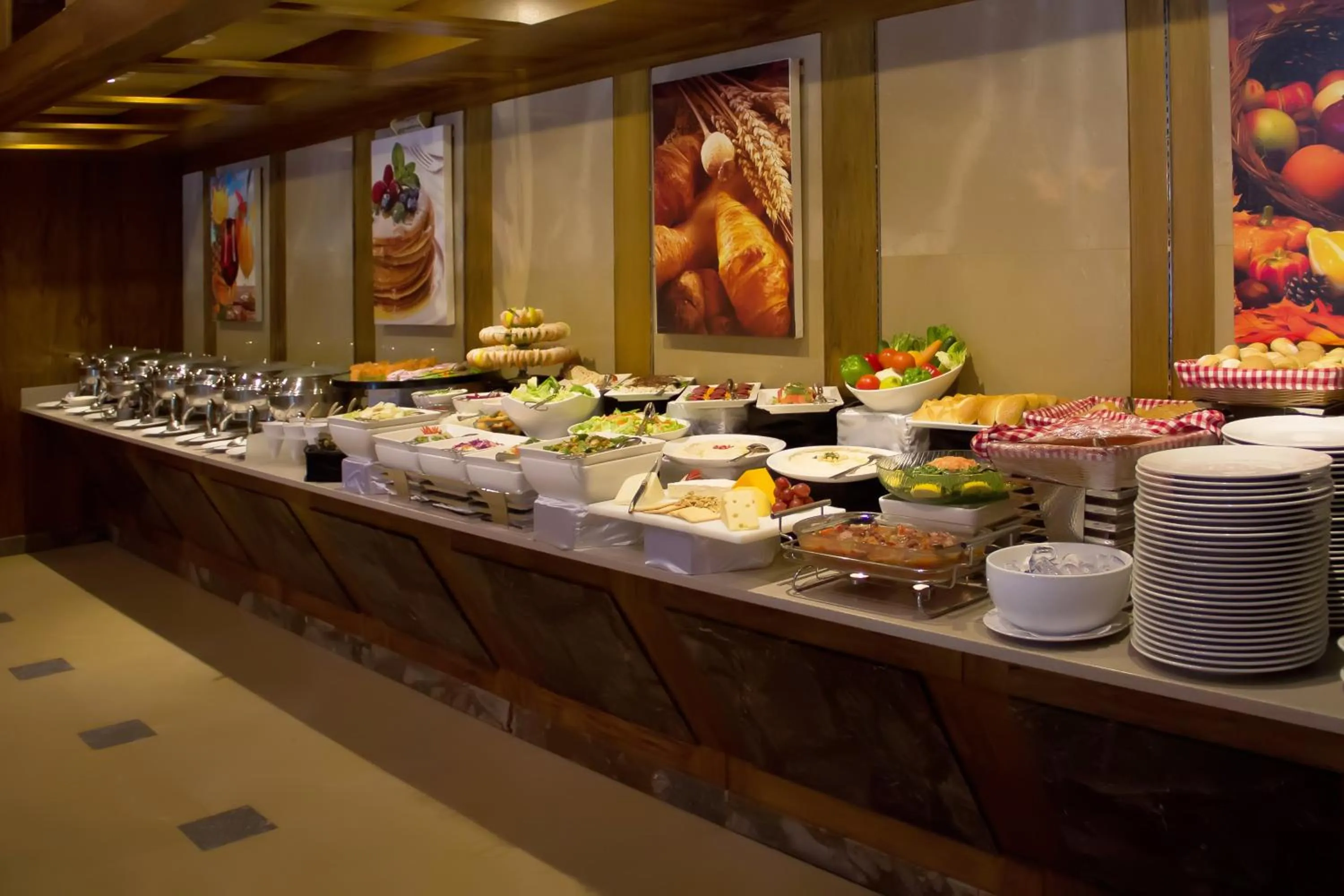 Restaurant/places to eat in Capitol Hotel Jumeirah Dubai