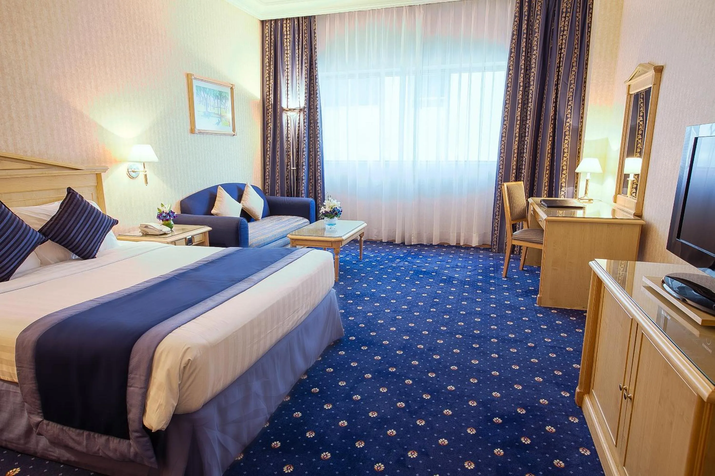 Bed in Capitol Hotel Jumeirah Dubai