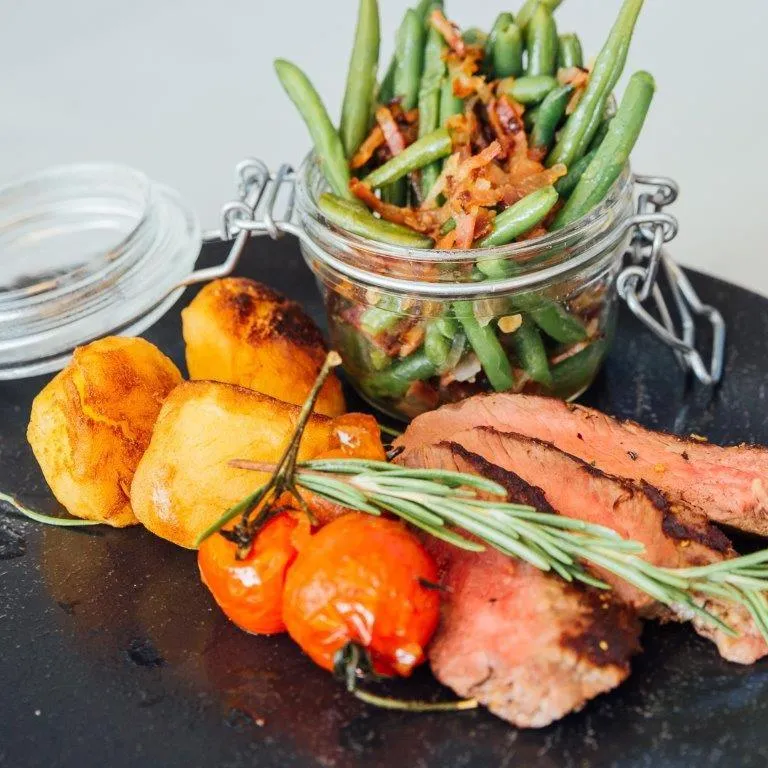 Restaurant/places to eat in Hotel Gasthof Hirschentenne