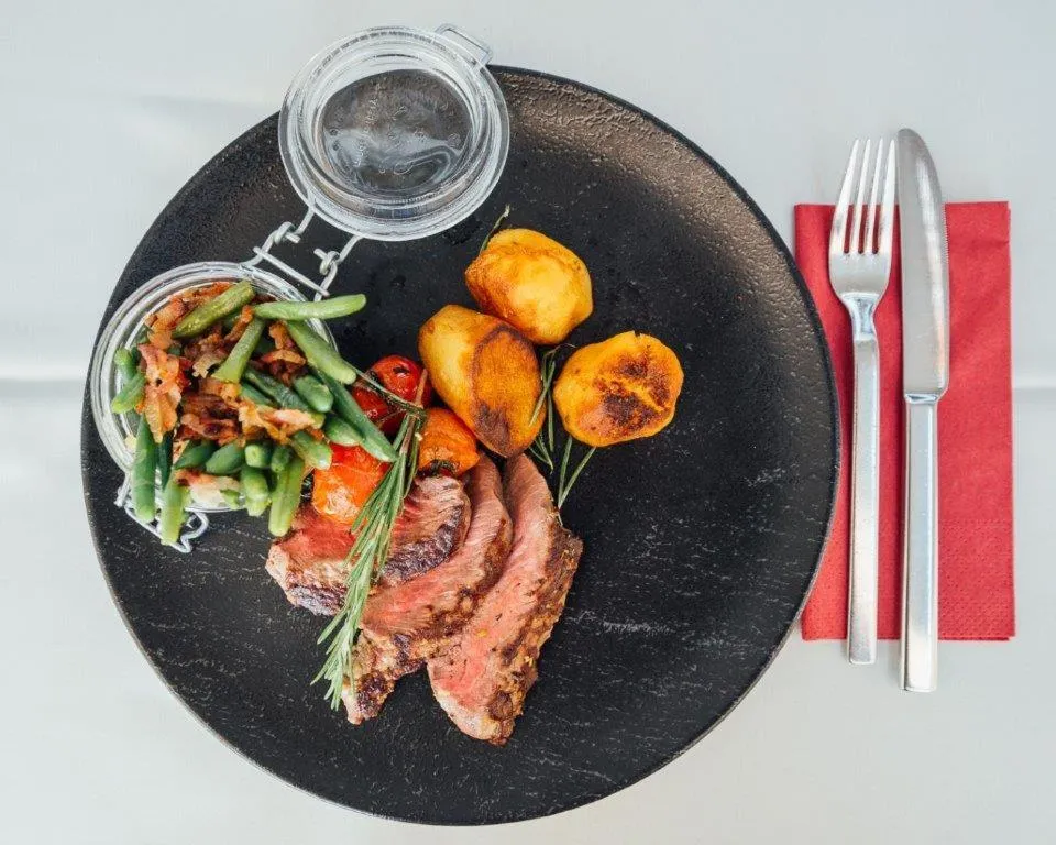 Restaurant/places to eat in Hotel Gasthof Hirschentenne