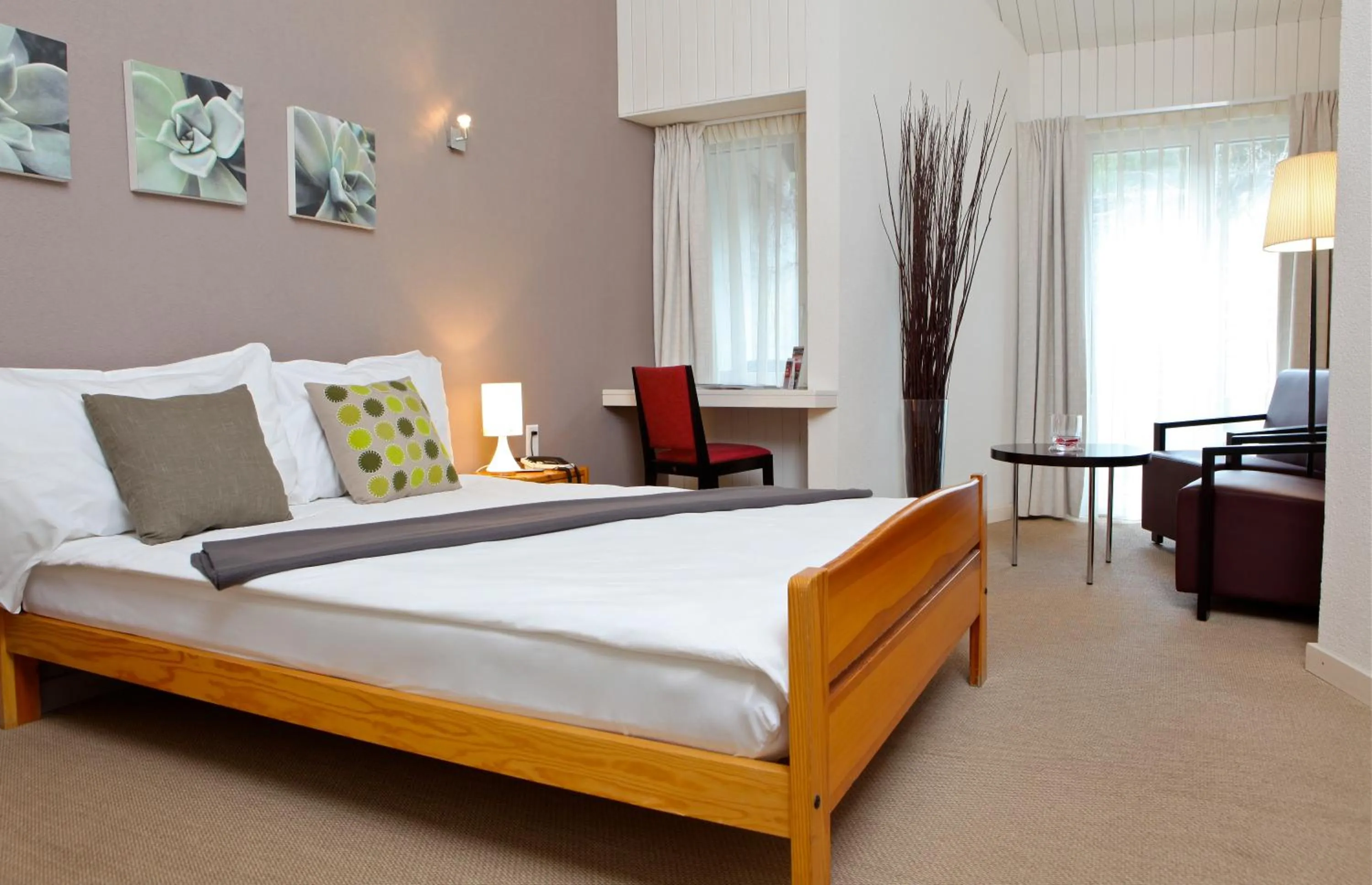 Bed in Hôtel Restaurant Le Saint-Christophe