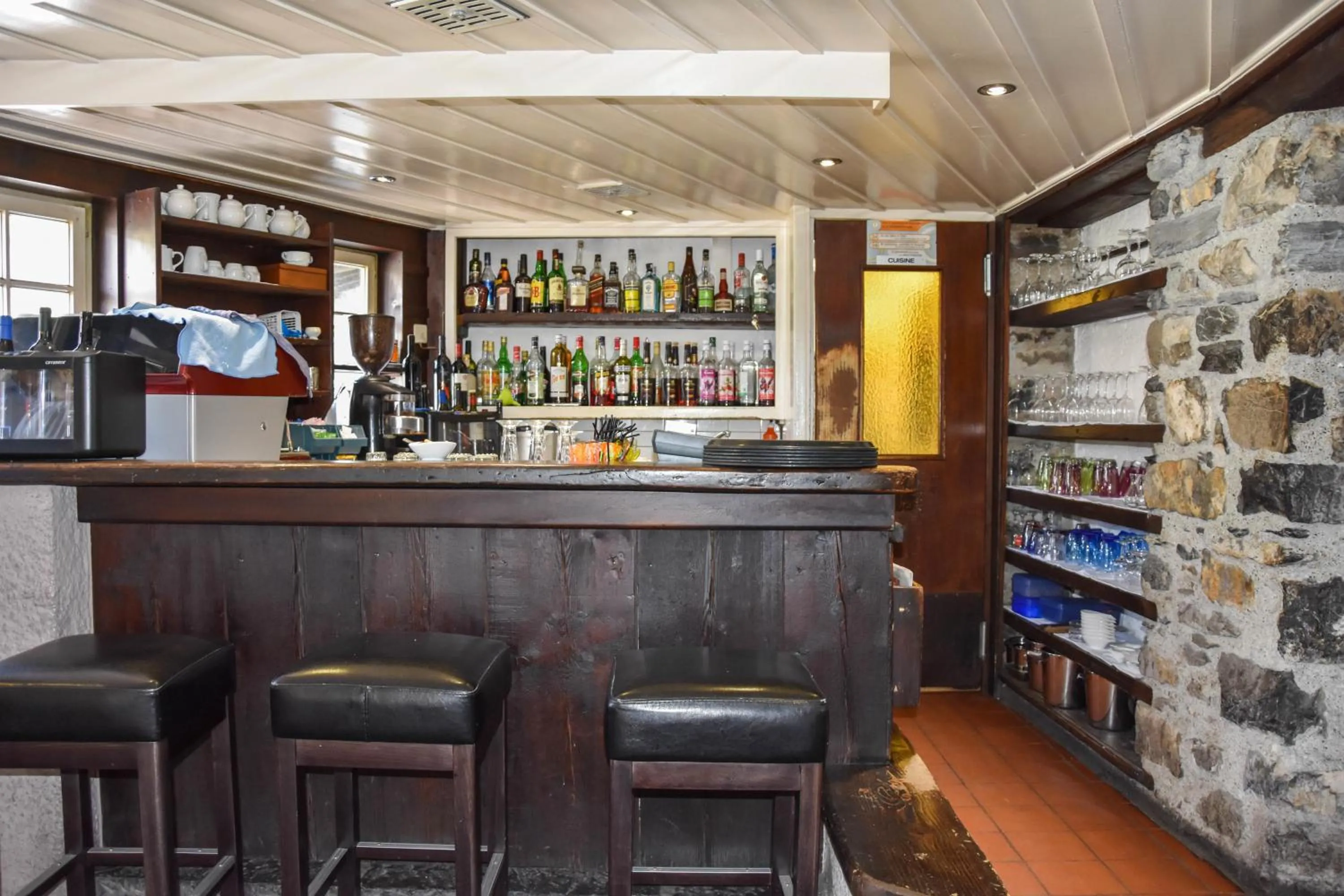 Lounge or bar in Hôtel Restaurant Le Saint-Christophe