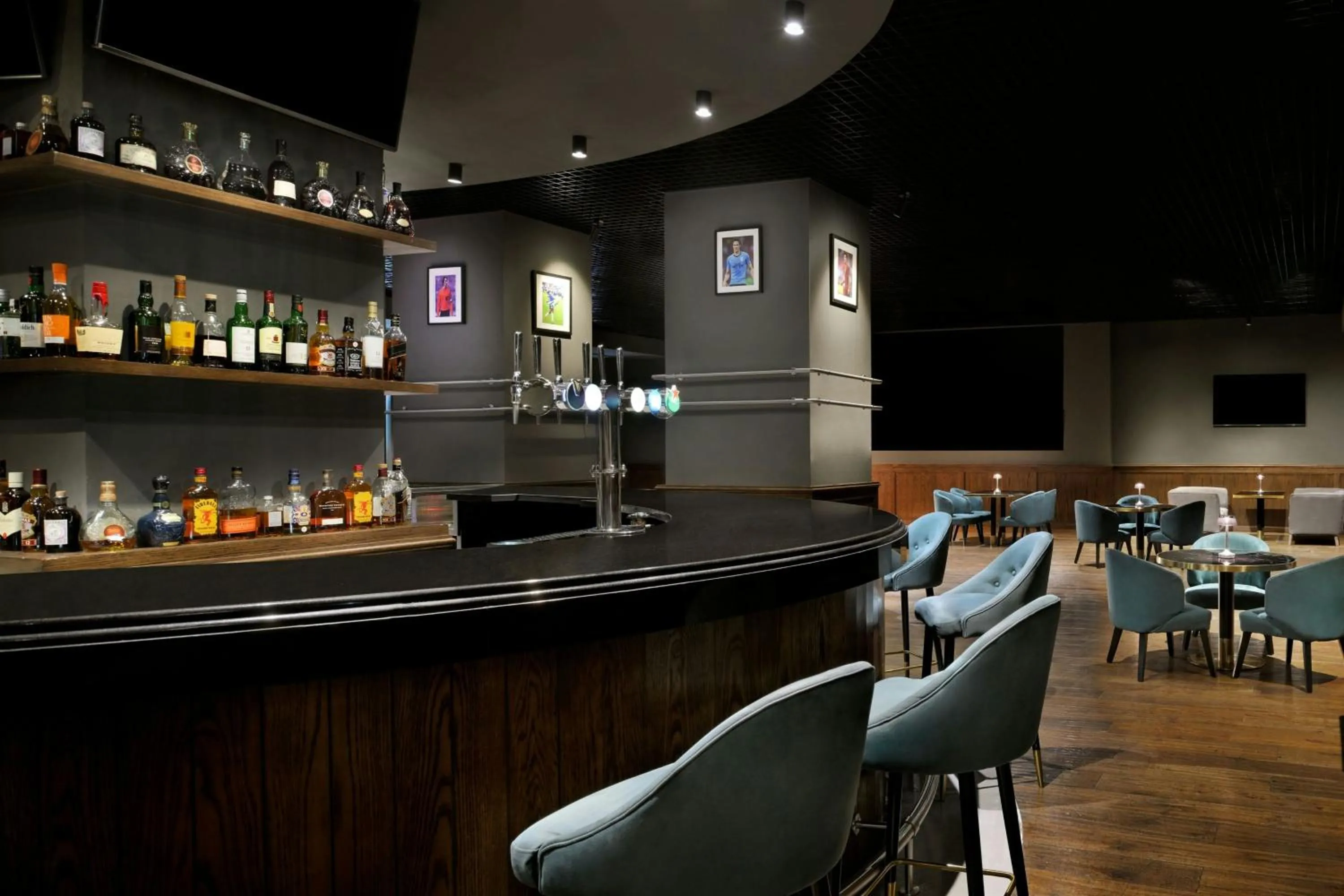 Restaurant/places to eat in JW Marriott Hotel Marina