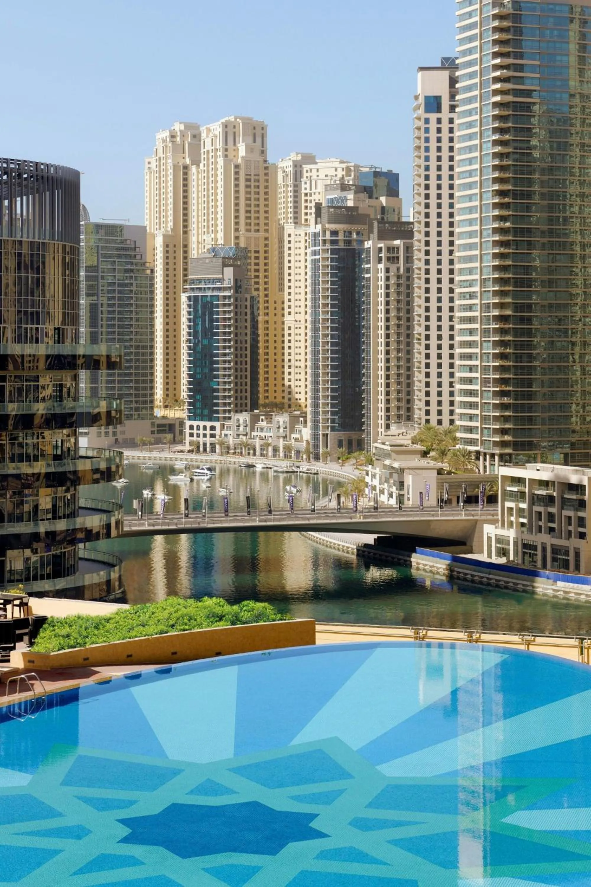 Swimming pool in JW Marriott Hotel Marina