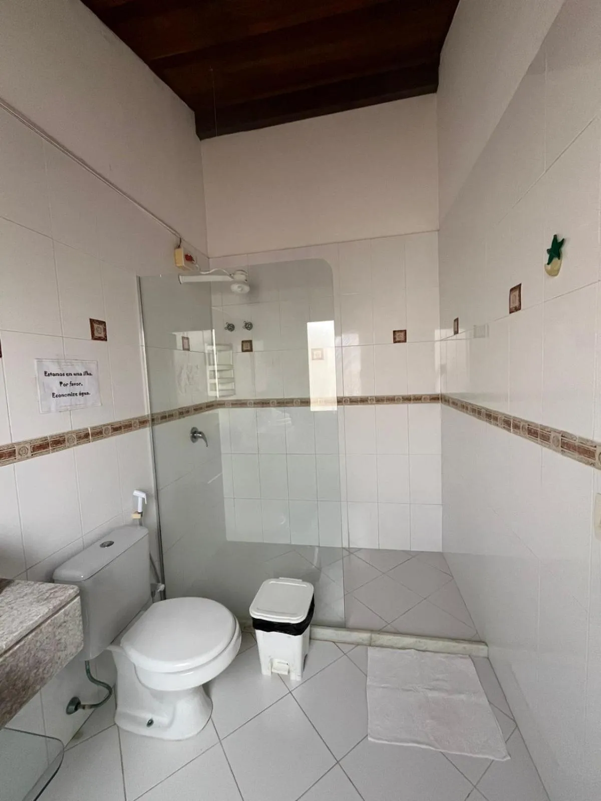 Shower in Pousada Chic N Choc